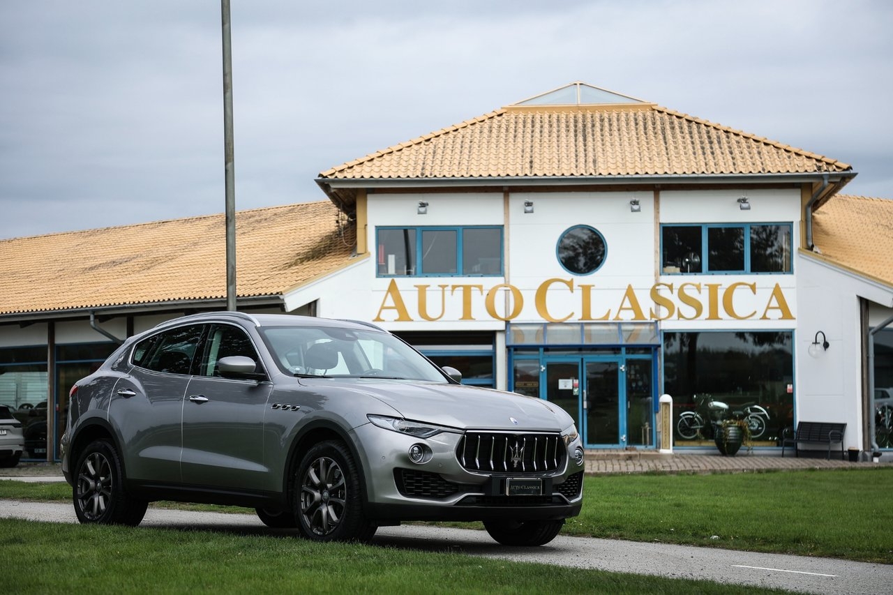 Maserati Levante S Q4 2017, kuva 2/10