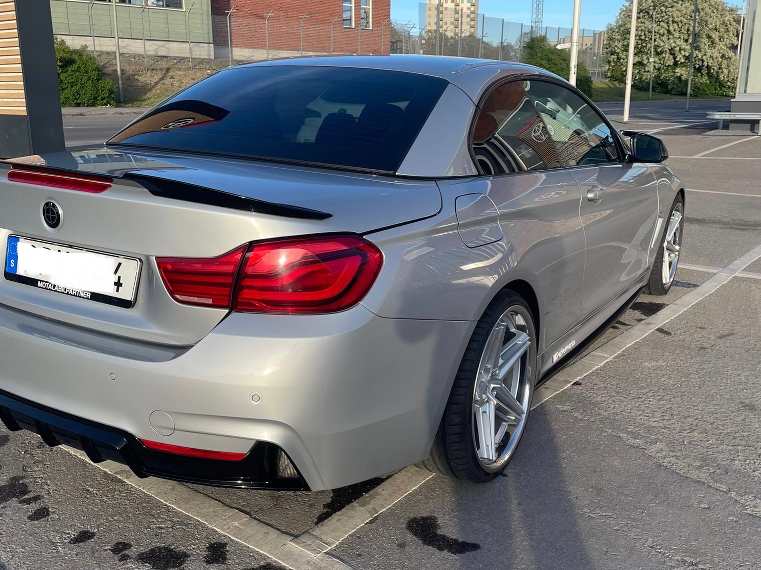 BMW 420 i Cabriolet Sv-såld 2018, photo 2/6