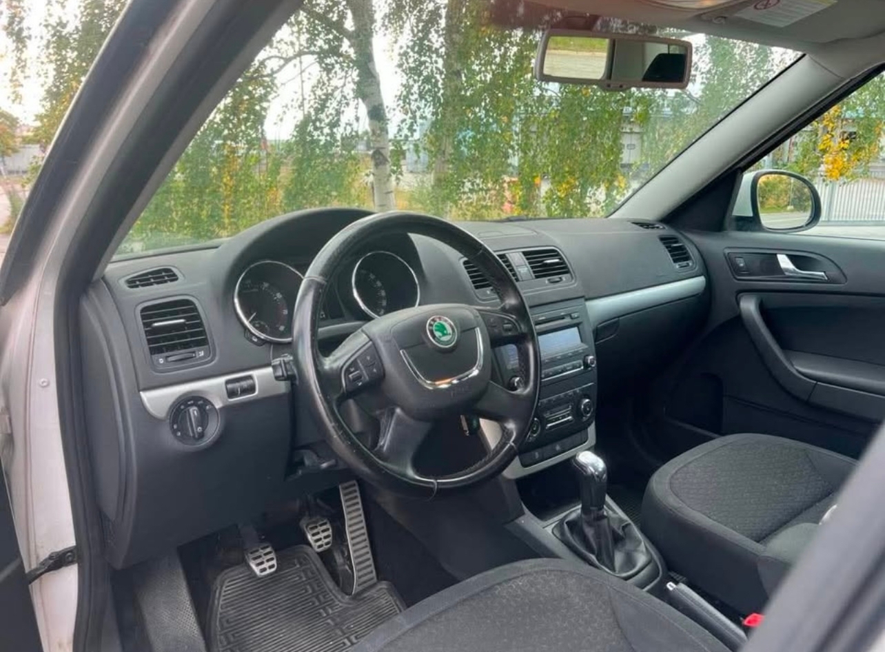Skoda Yeti 2010, bild 6/10
