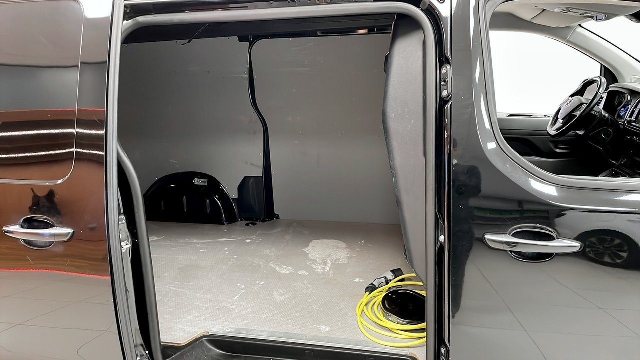 Opel Vivaro-e Skåpbil 75KWH 2021, bild 5/9