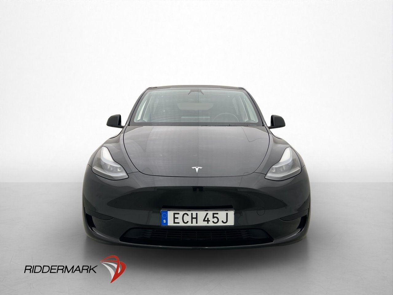 Tesla Model Y Standard Range Pano Drag 2023, photo 3/10