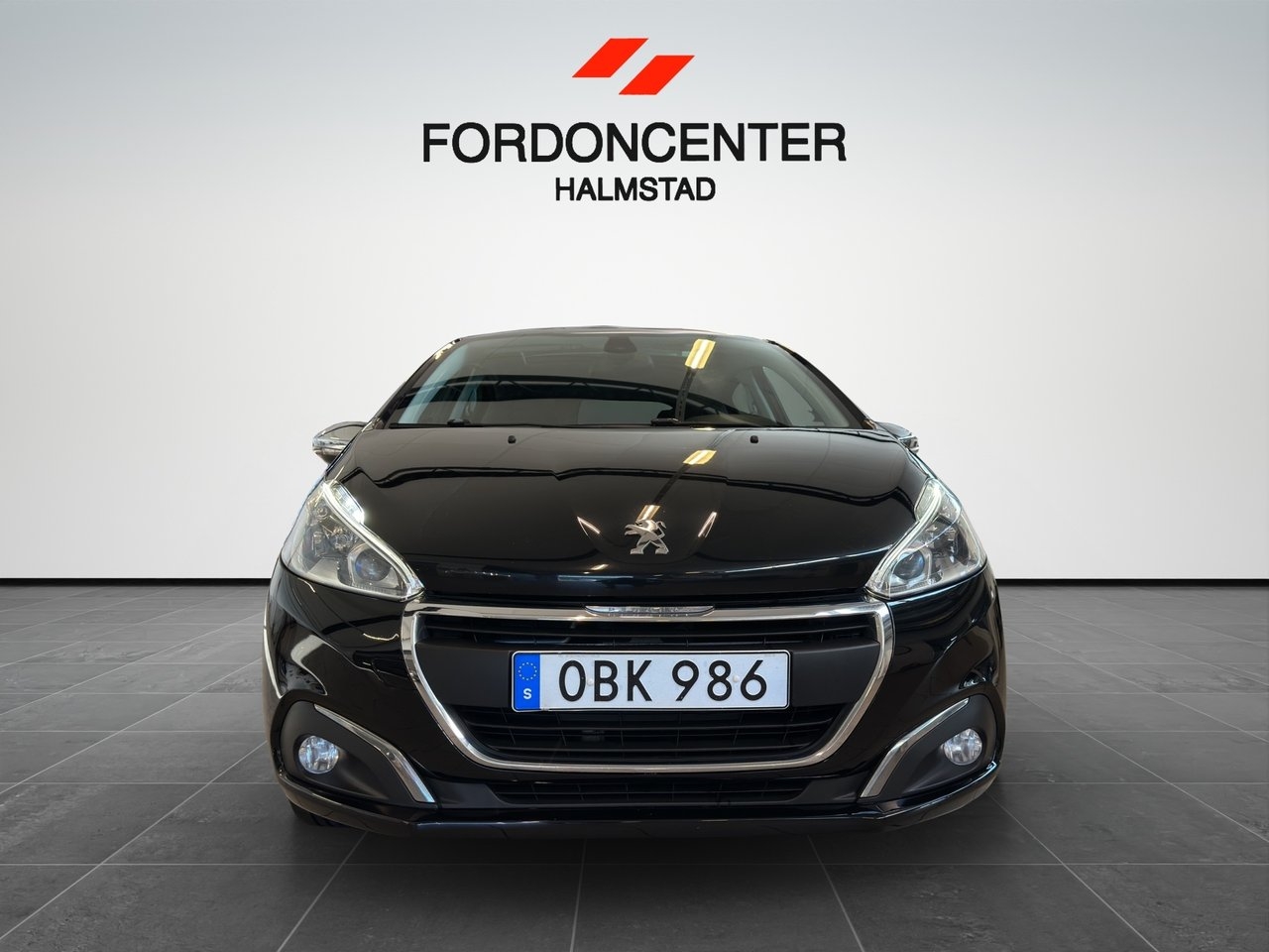 Peugeot 208 2016, kuva 2/10