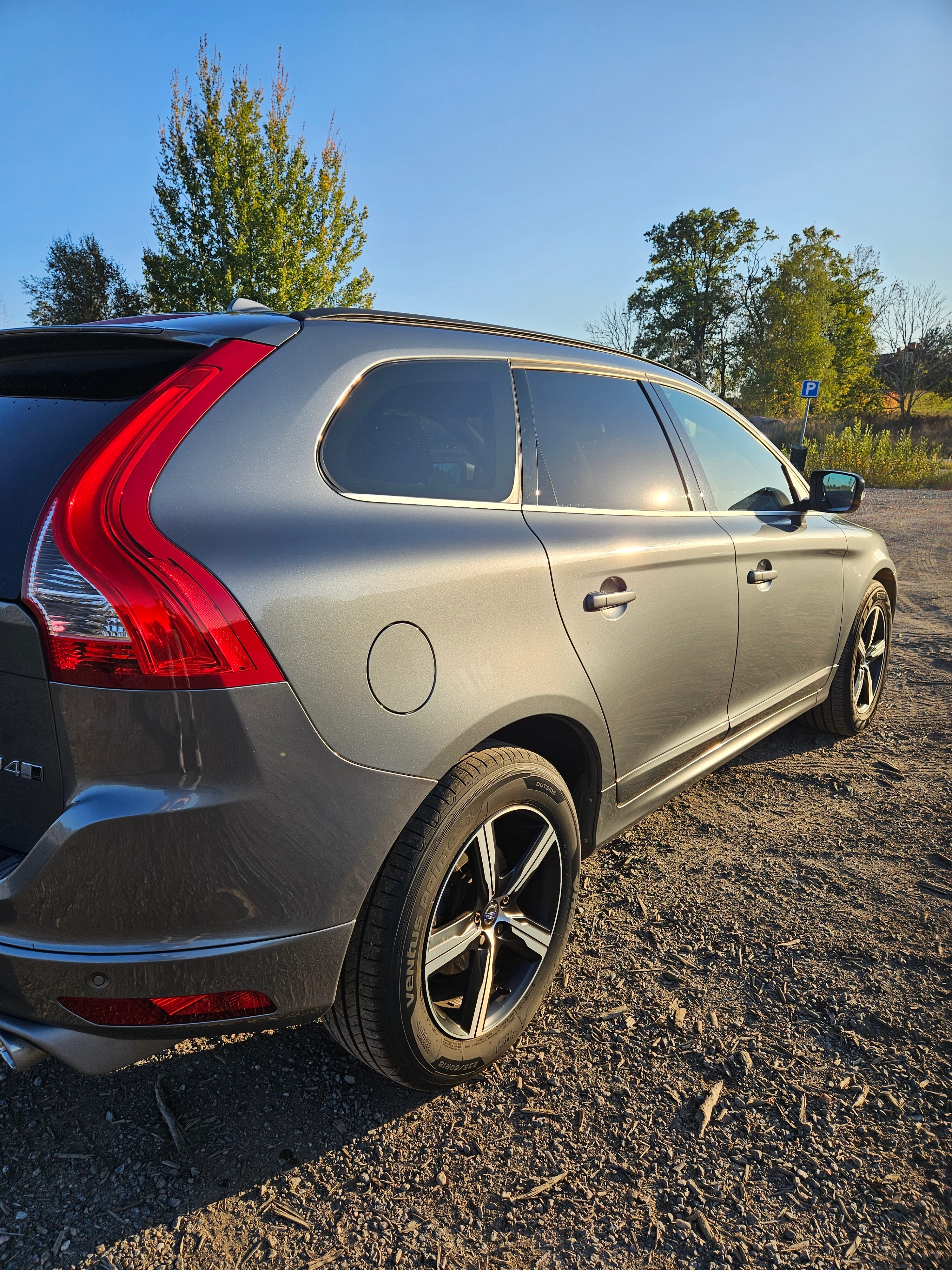 Volvo XC60 D4 AWD Geartronic R-Design 2017, bild 3/6
