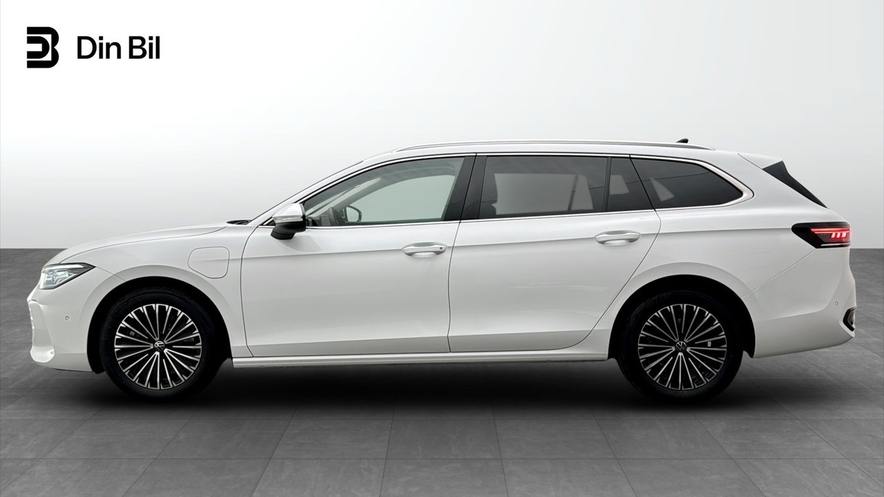Volkswagen Passat 2025, bild 2/10