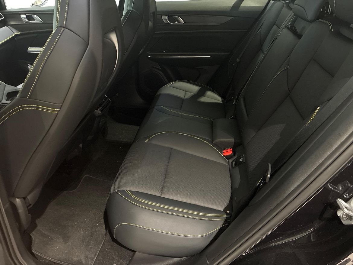 Lynk & Co 01 More PHEV 2026, bild 6/10
