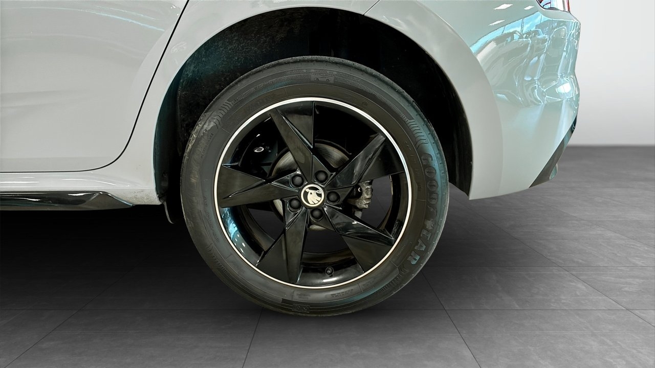 Skoda Kamiq Monte Carlo 1,0 TSI 110 DSG 2021, bild 6/10