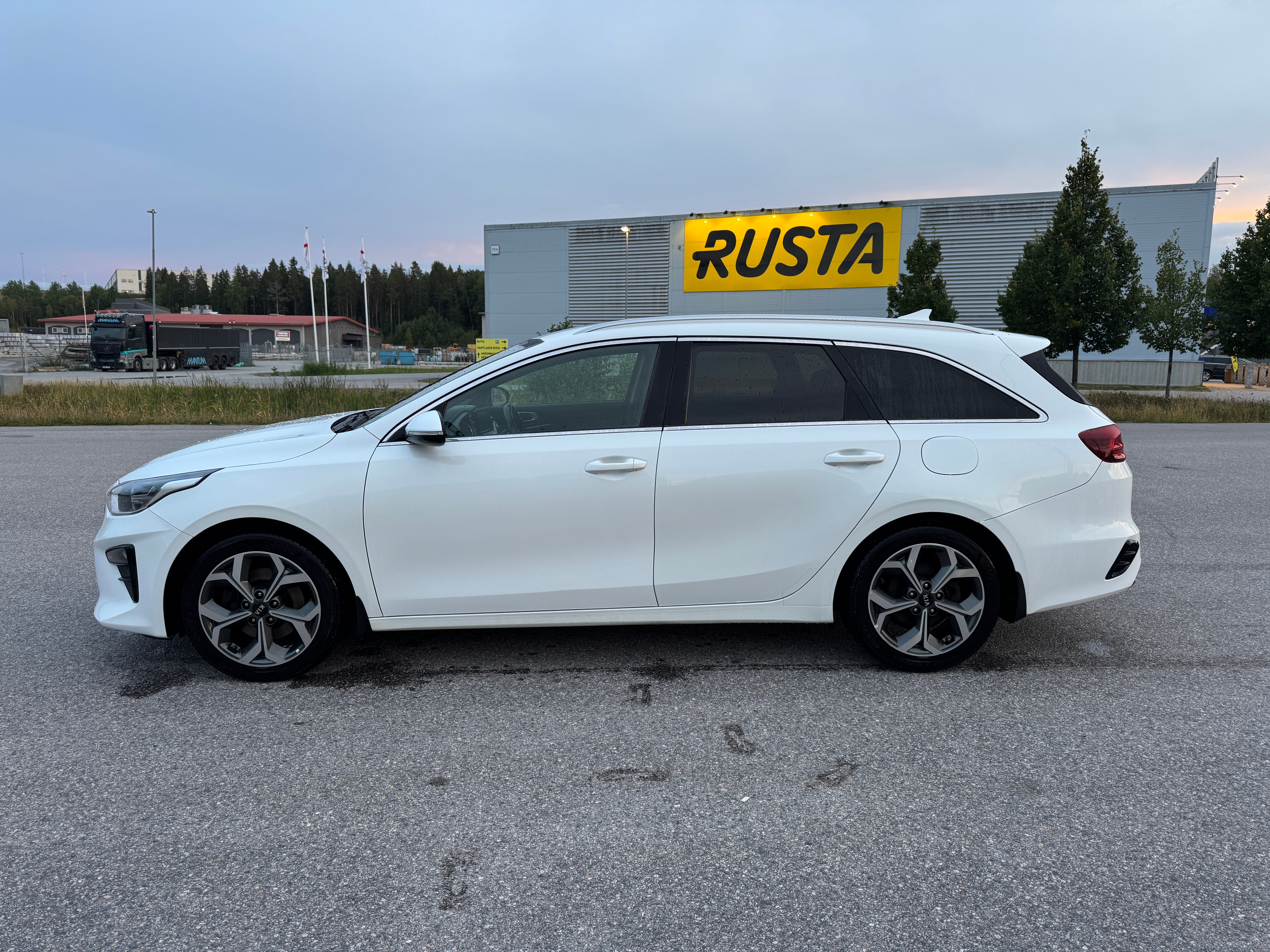 Kia Ceed Sportswagon 1.4 T-GDI DCT 2019, bild 7/8