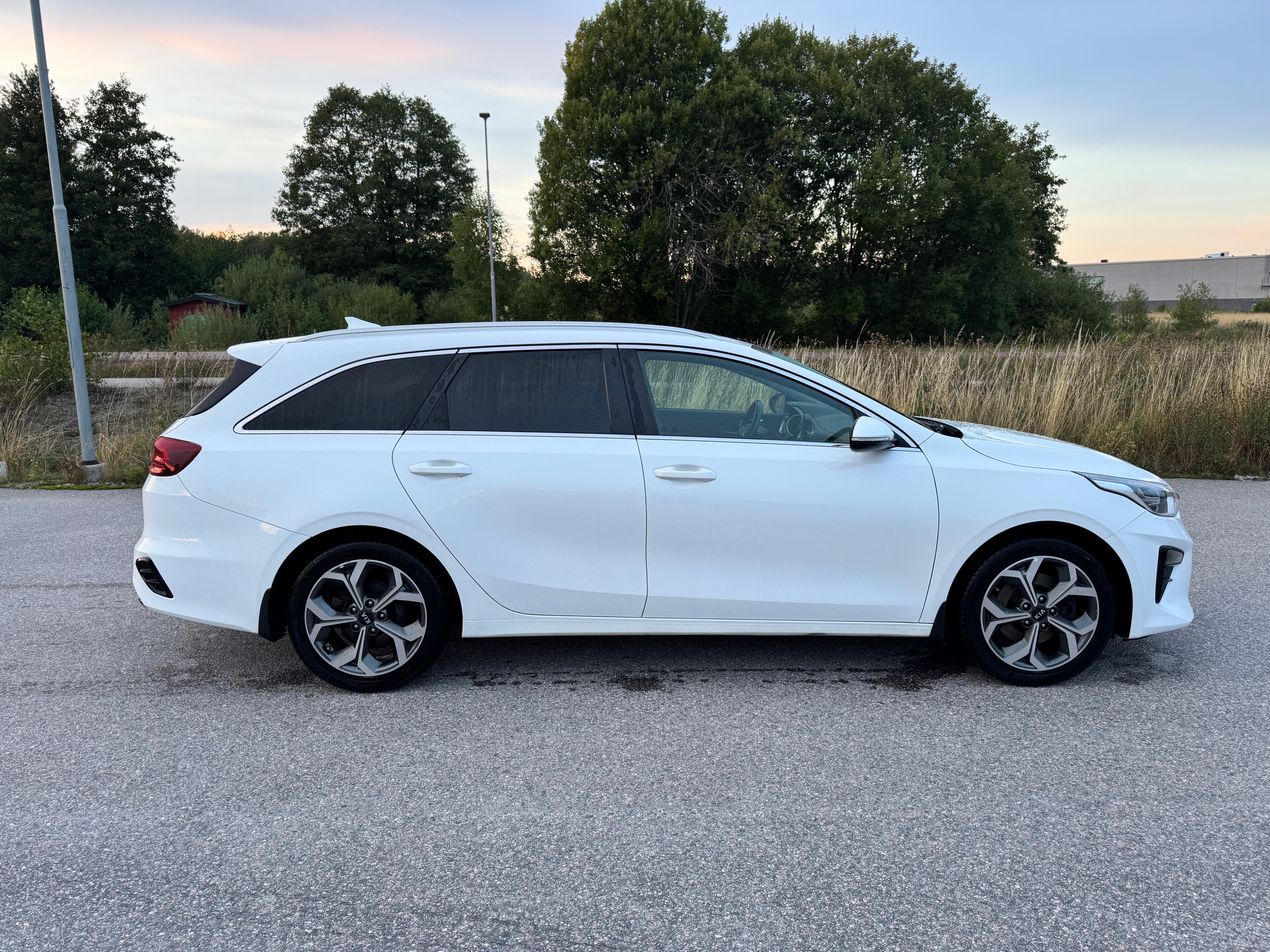 Kia Ceed Sportswagon 1.4 T-GDI DCT 2019, bild 3/8