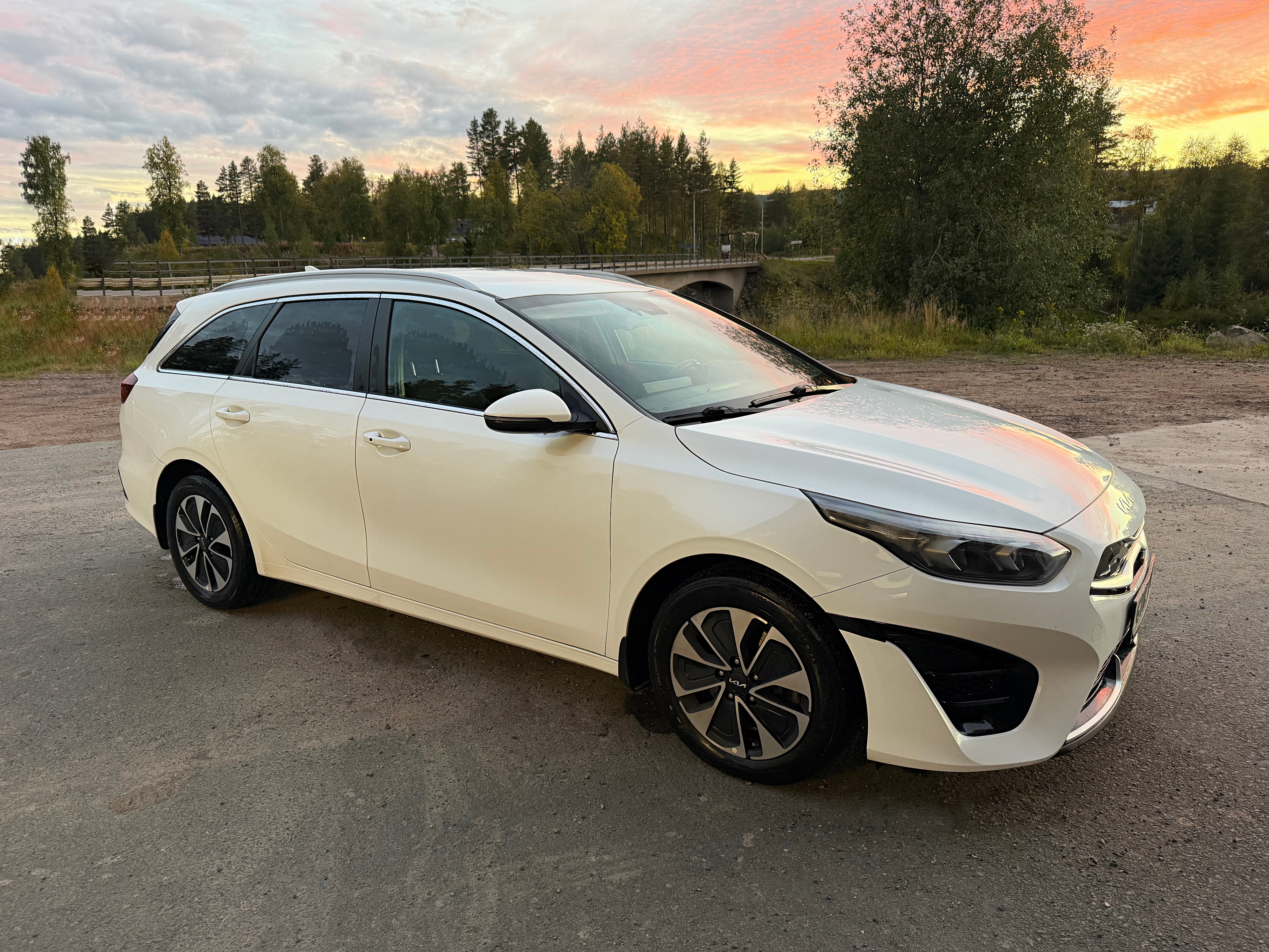 Kia Ceed Sportswagon Plug-in Hybrid DCT 2022, bild 3/10