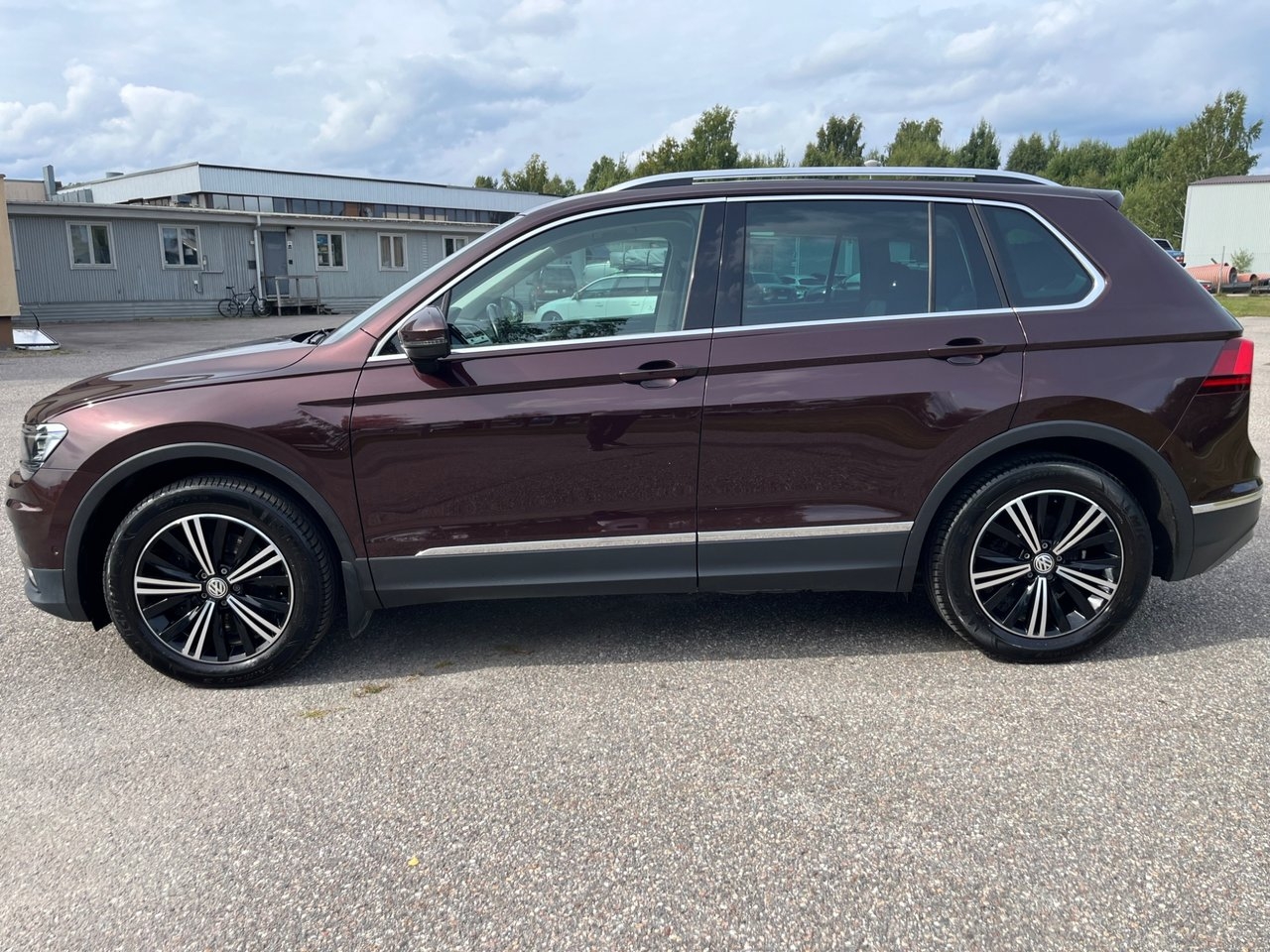 Volkswagen Tiguan 2018, bild 2/10