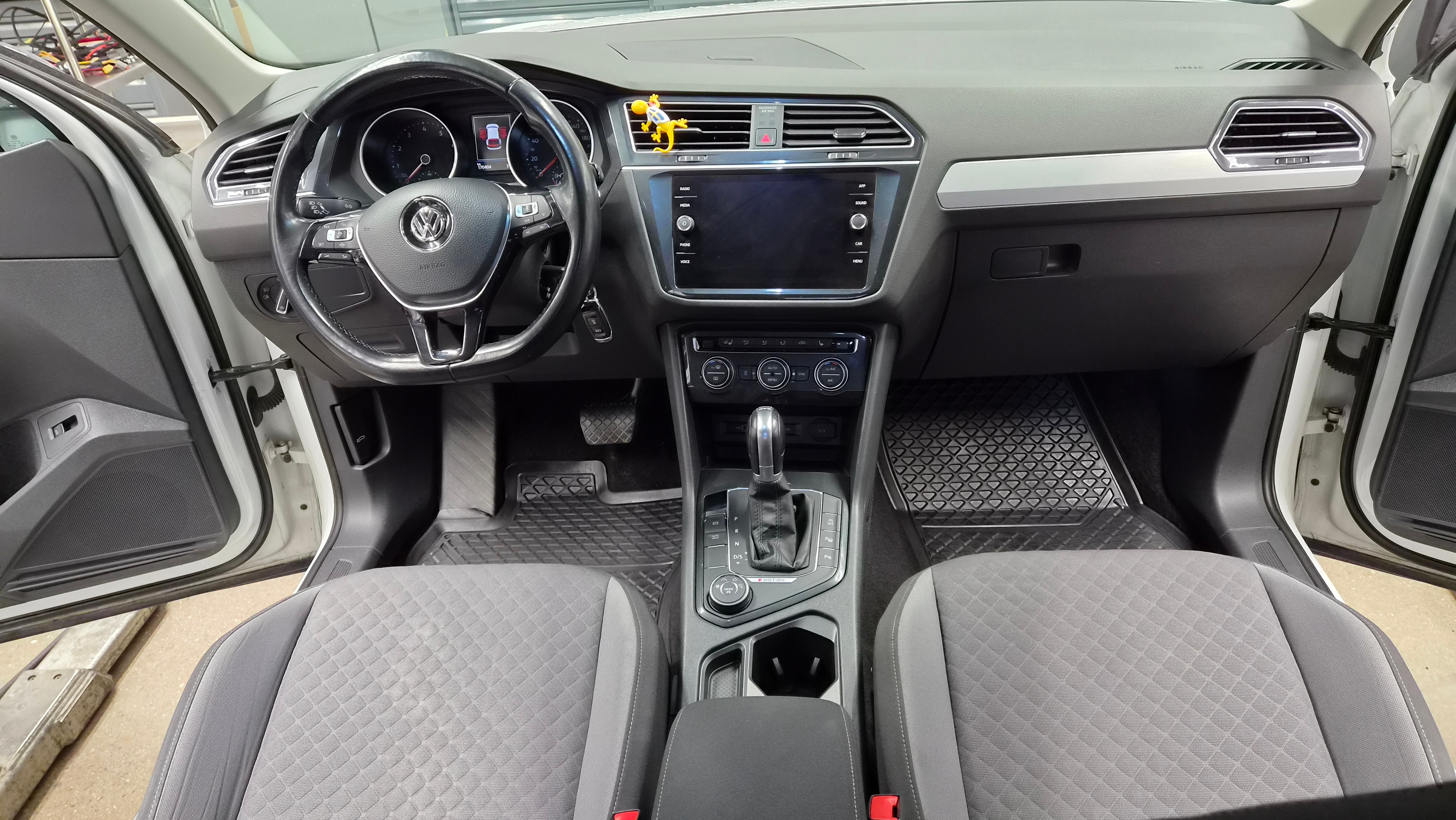 Volkswagen Tiguan 2019, bild 6/6