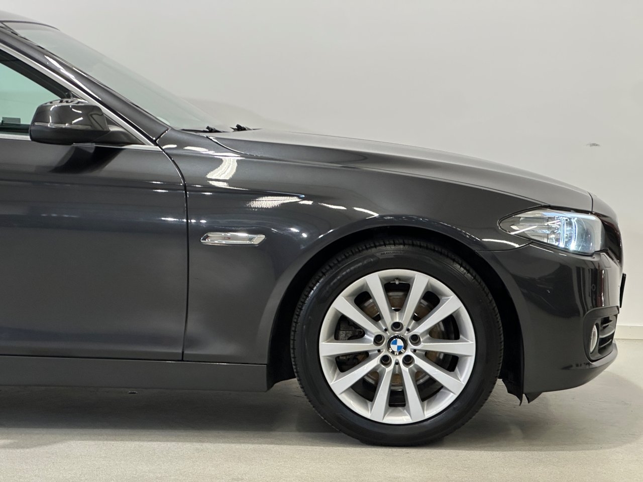 BMW 520 d xDrive Touring Steptronic 2017, bild 5/10