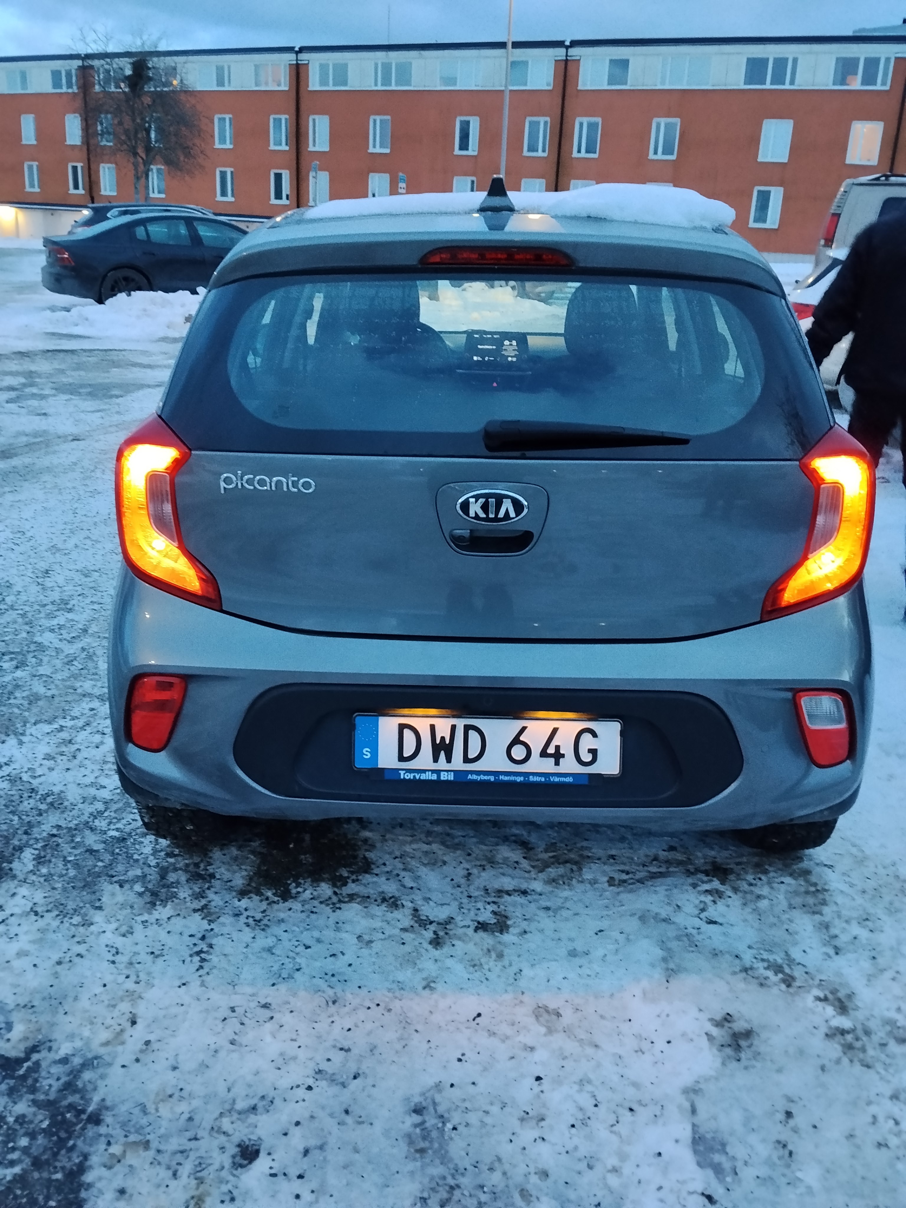 Kia Picanto 1.0 MPI Manuell 2021, bild 2/5