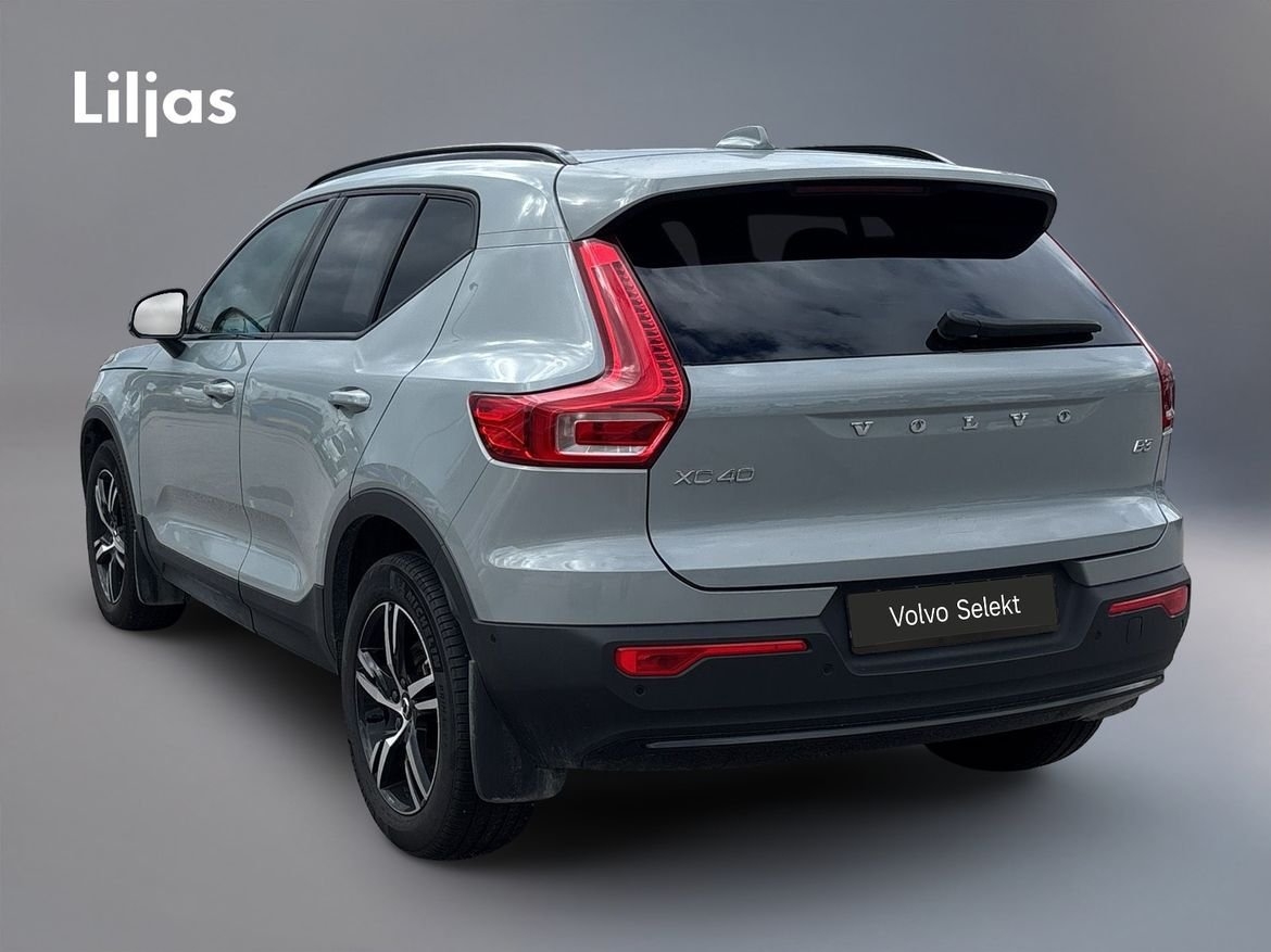 Volvo XC40 B3 FWD Bensin Plus Dark 2025, bild 3/7
