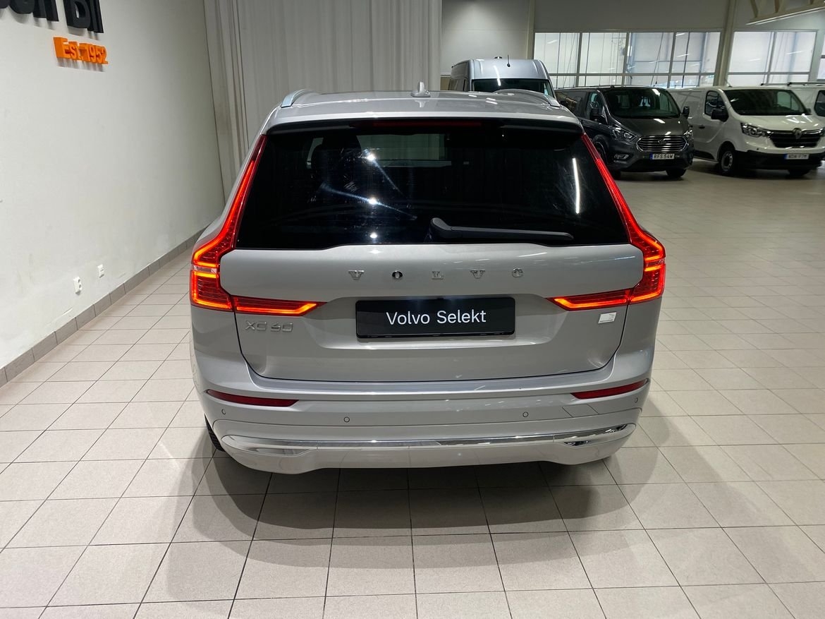 Volvo XC60 Recharge T6 Core Edition 2023, photo 6/10