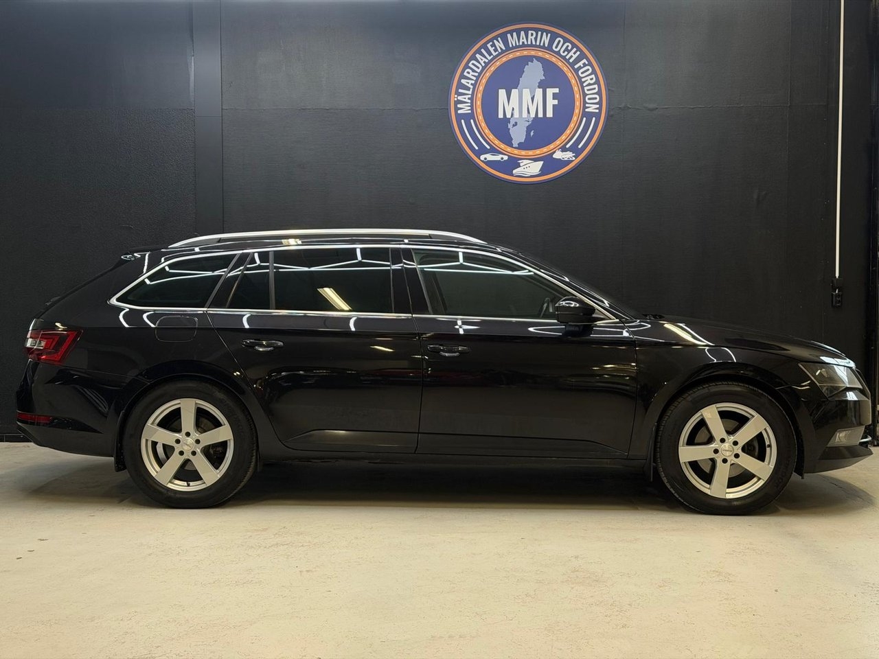 Skoda Superb 2016, bild 2/10
