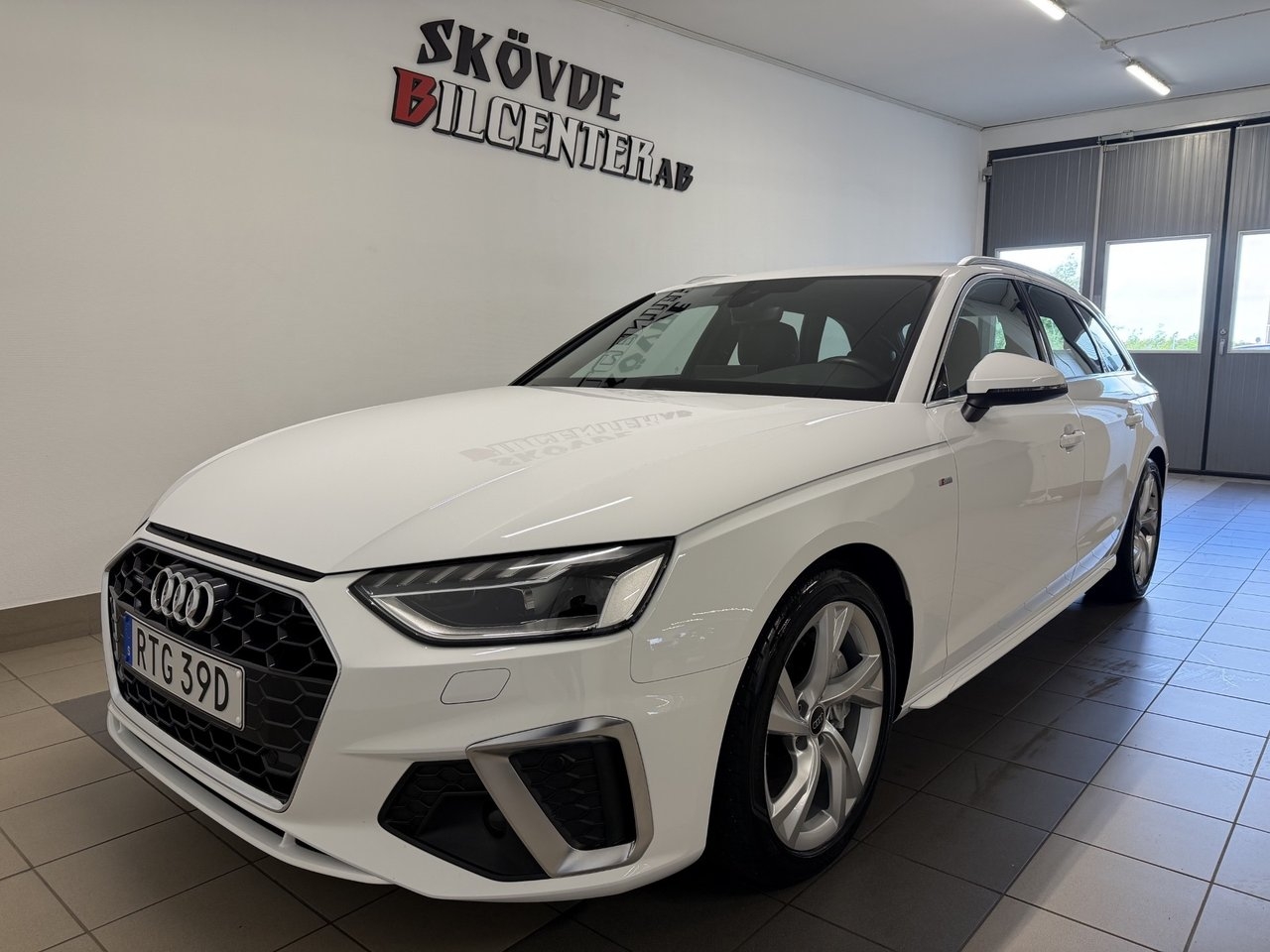 Audi A4 2023, kuva 2/10