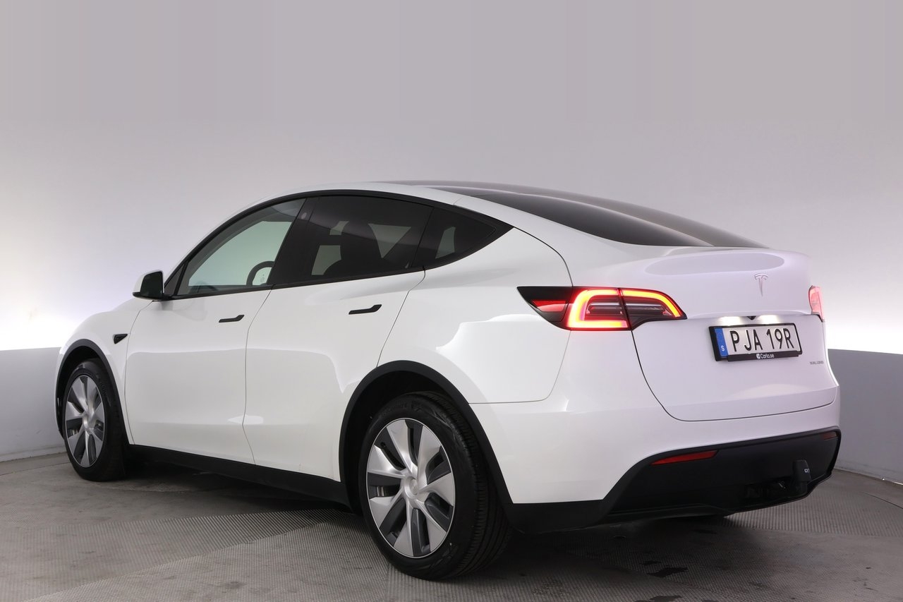 Tesla Model Y 2023, photo 4/10