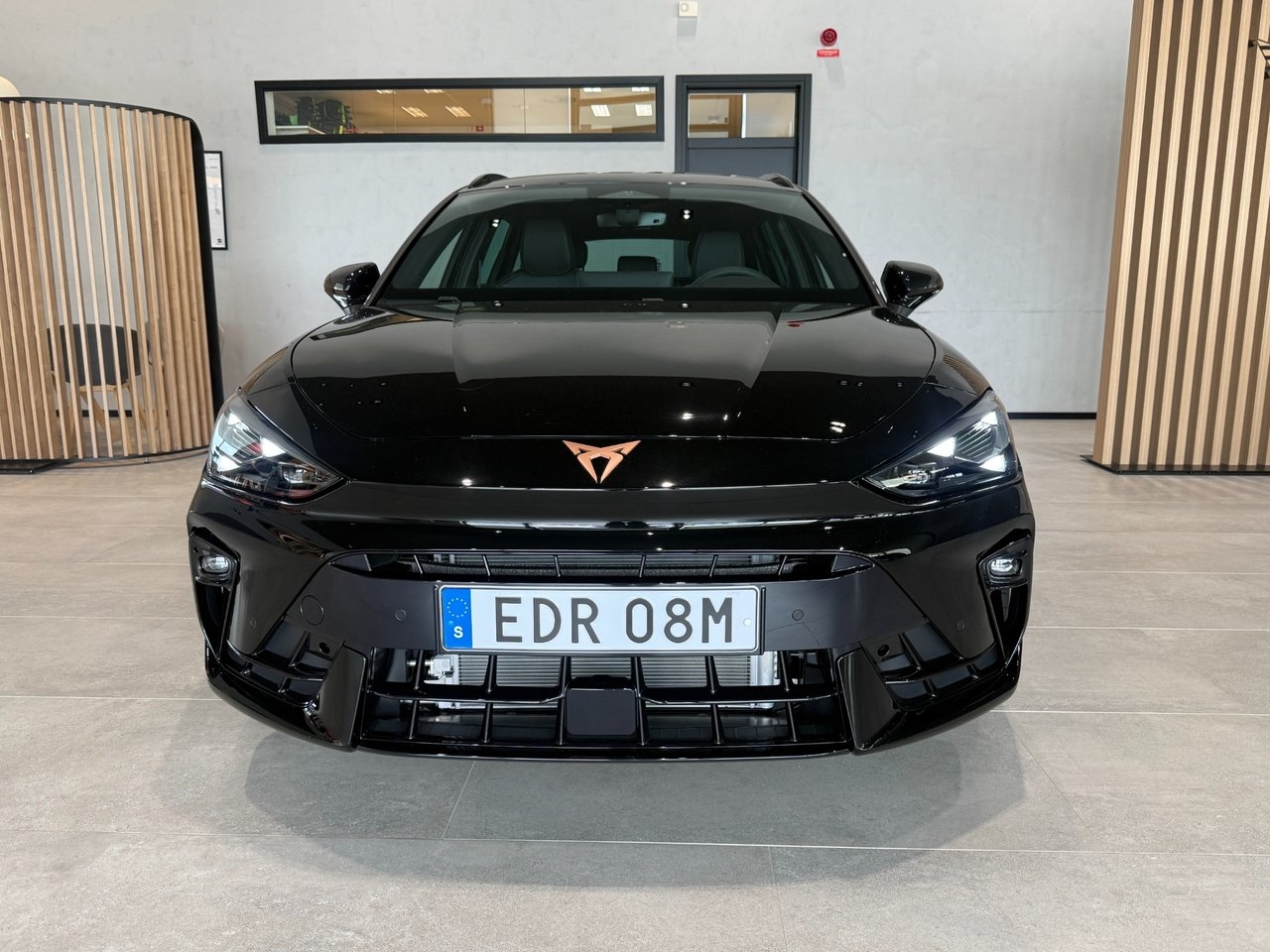 Cupra Leon 1,5 eTSI 150 HK DSG 2026, bild 2/10