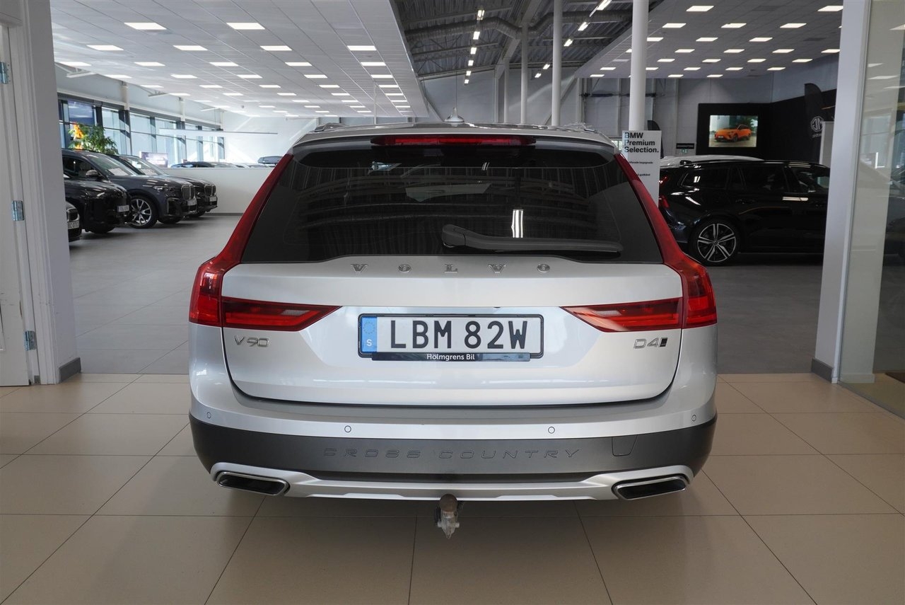 Volvo V90 Cross Country 2020, photo 6/10