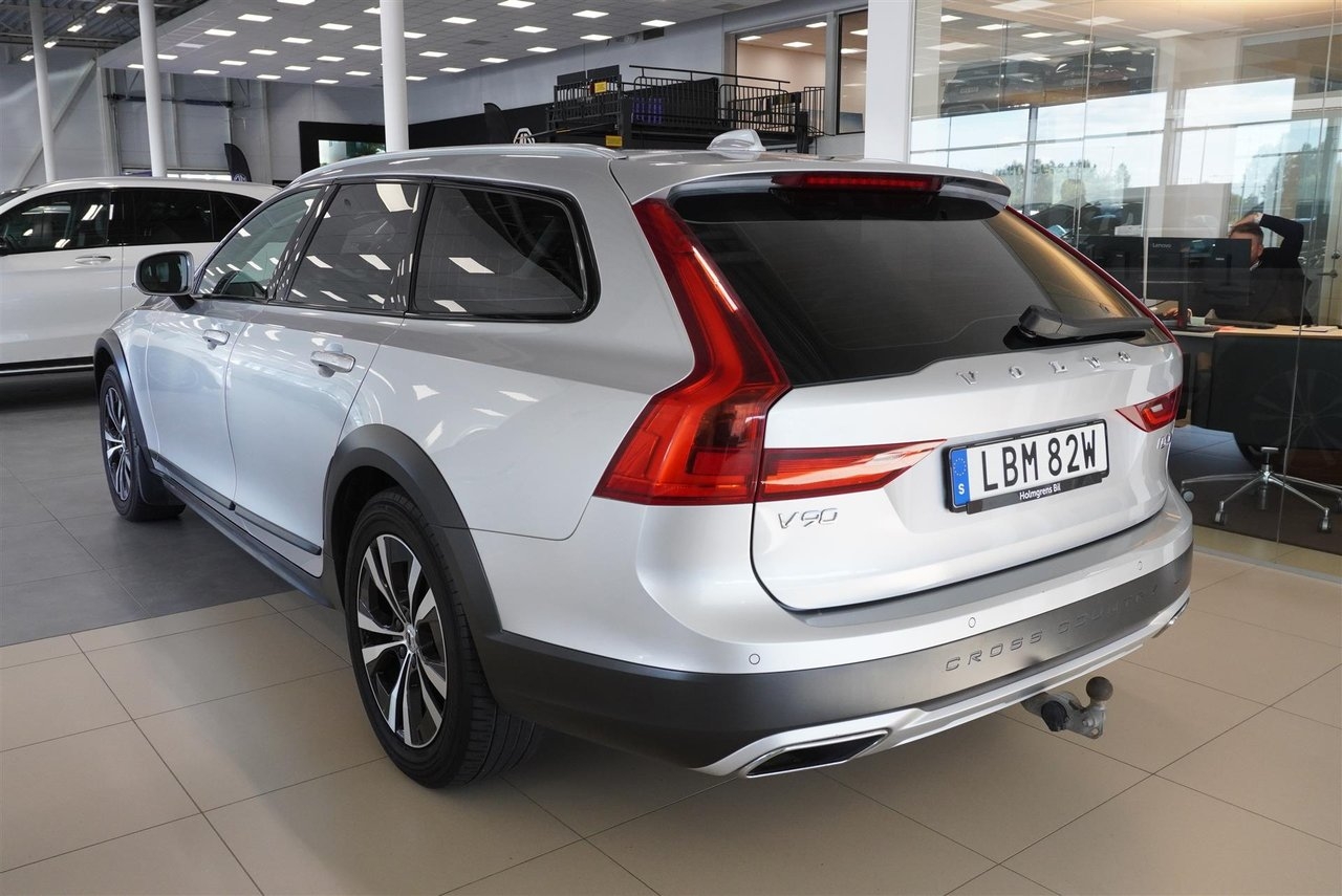 Volvo V90 Cross Country 2020, photo 7/10
