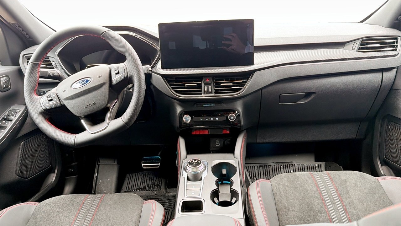 Ford Kuga ST-Line X 2026, photo 4/9