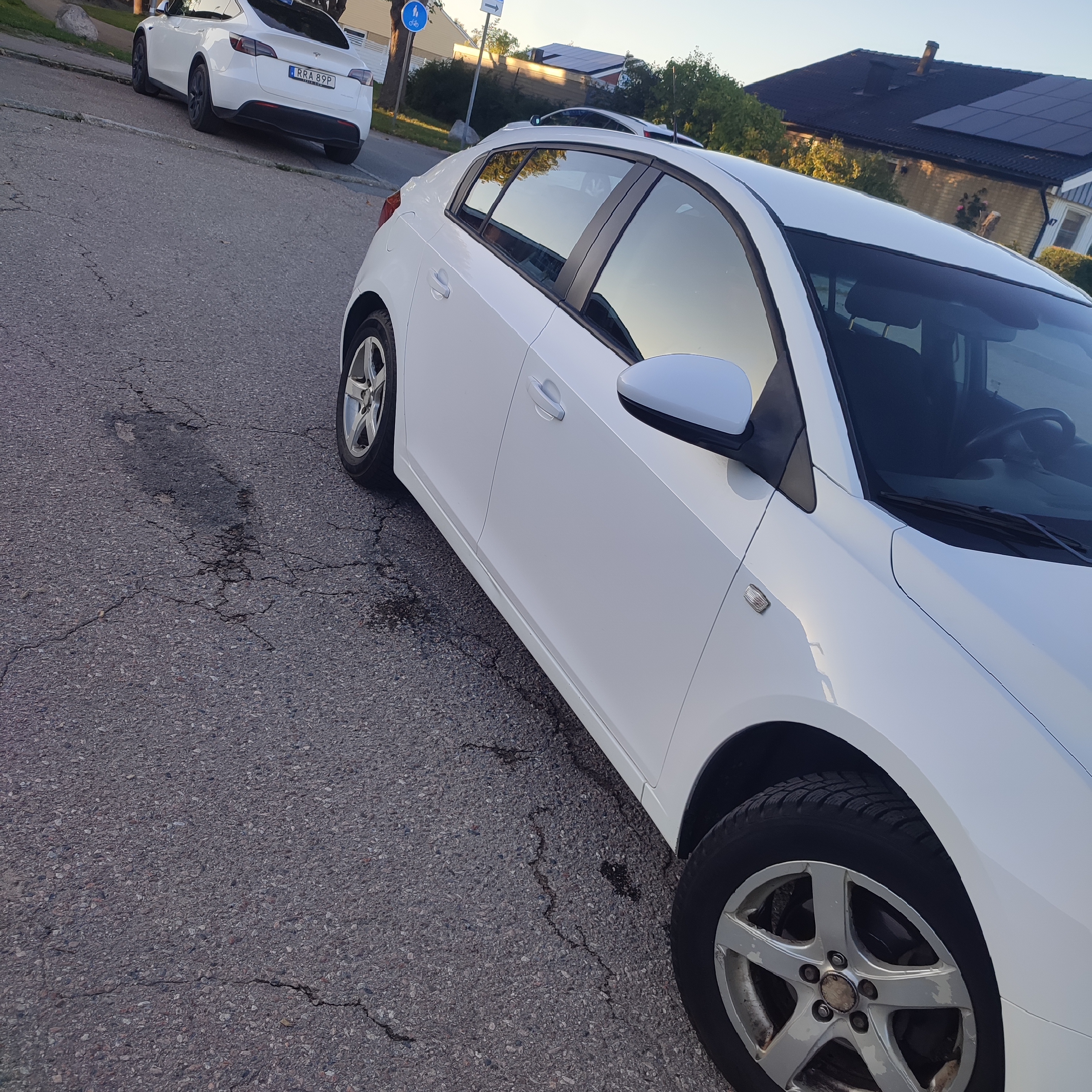 Chevrolet Cruze Halvkombi 1.6 Manuell 2012, bild 3/7
