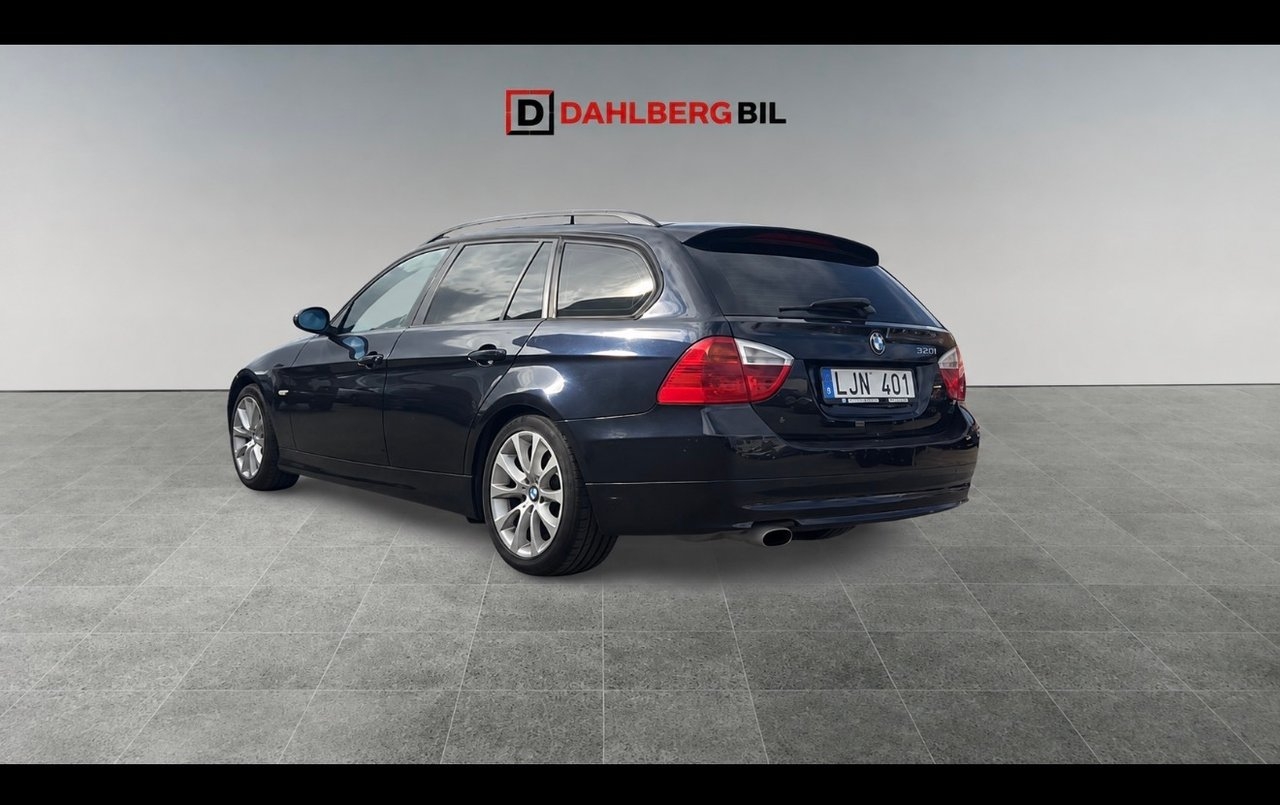 BMW 320i 2008, bild 2/10