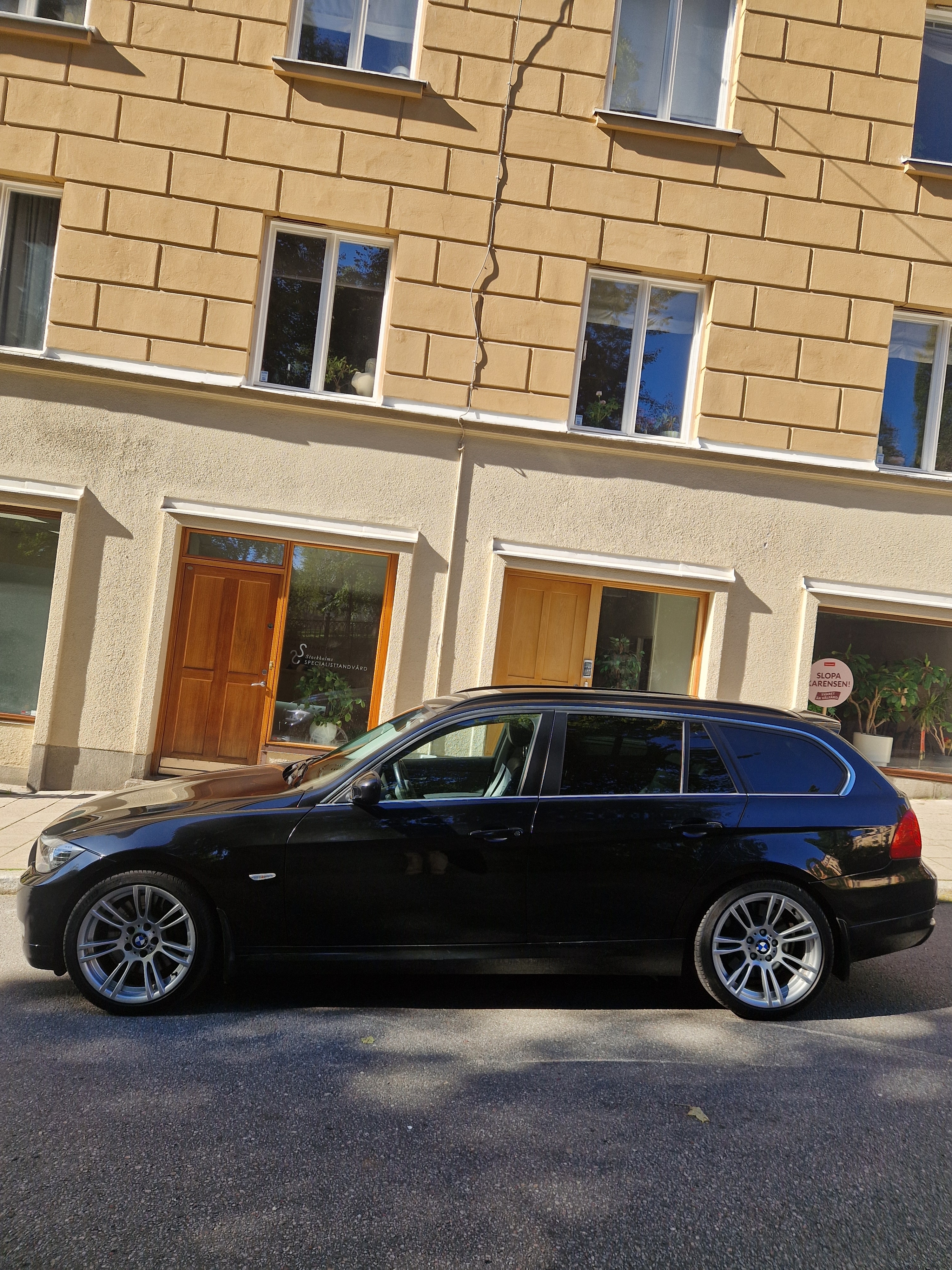 BMW 335 i xDrive Touring Pano 2011, bild 2/9
