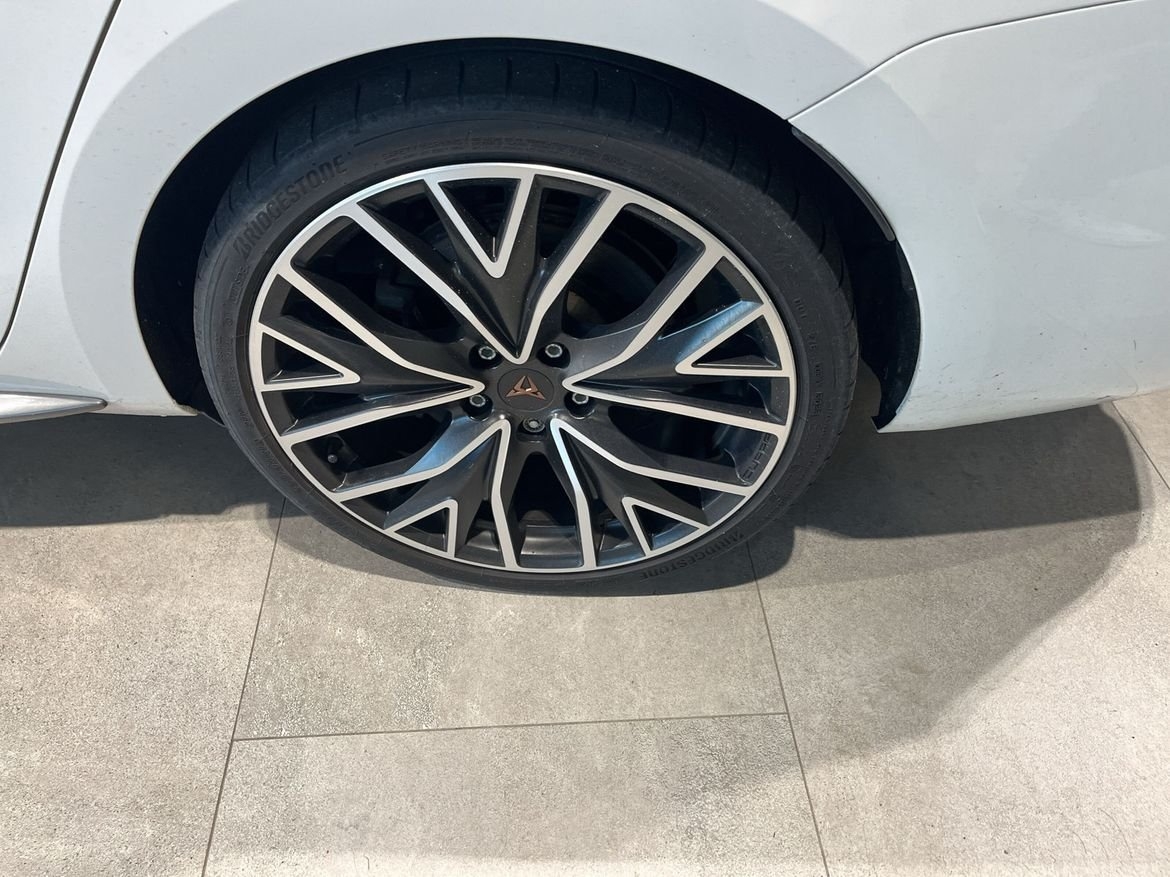 Cupra Leon VZ 245hk Hybrid 2024, bild 4/5