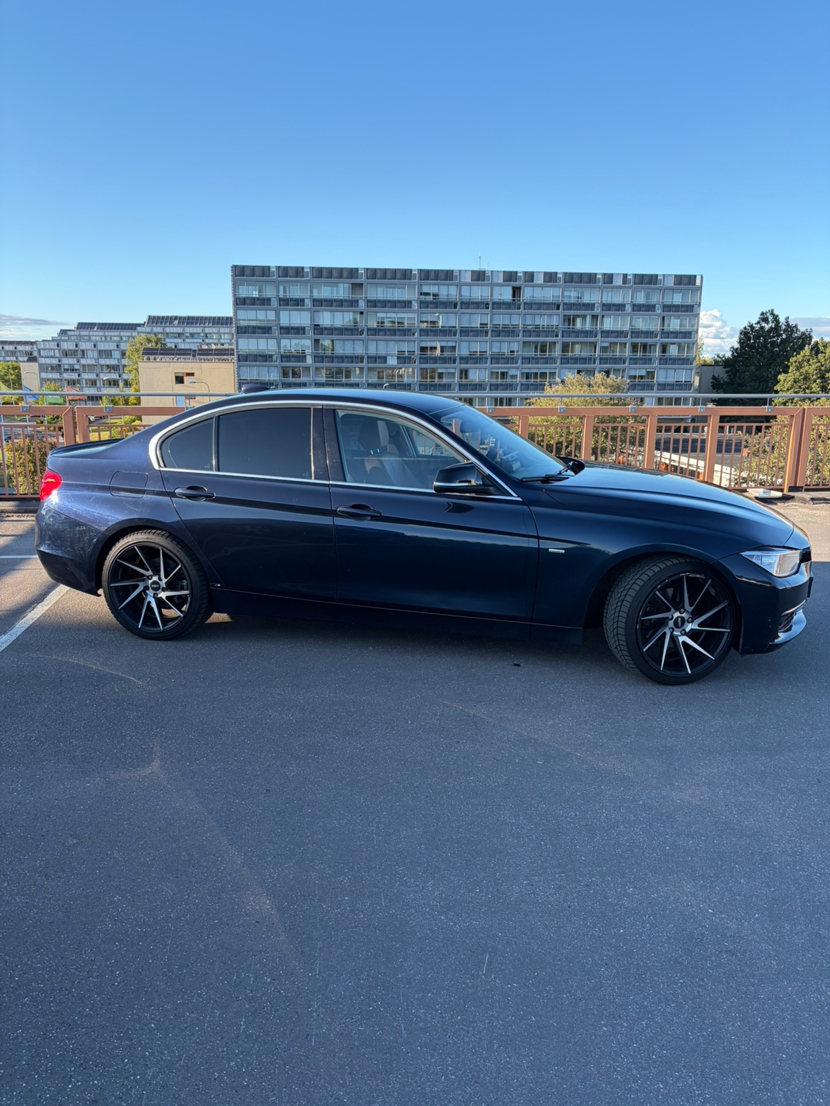 BMW 320 d Sedan Manuell 2013, kuva 2/9