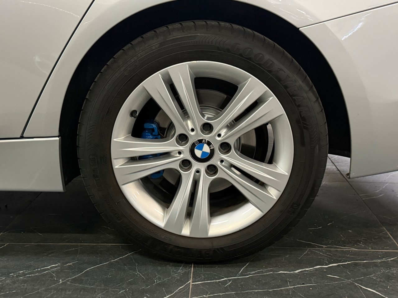 BMW 320 2013, bild 7/10