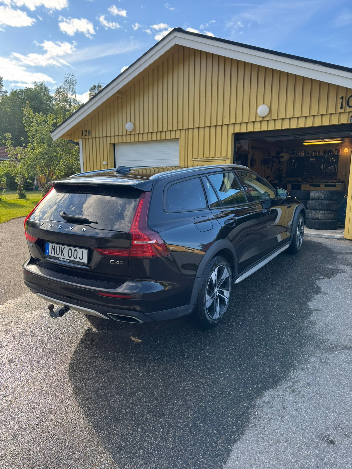Volvo V60 Cross Country 2019, kuva 2/3