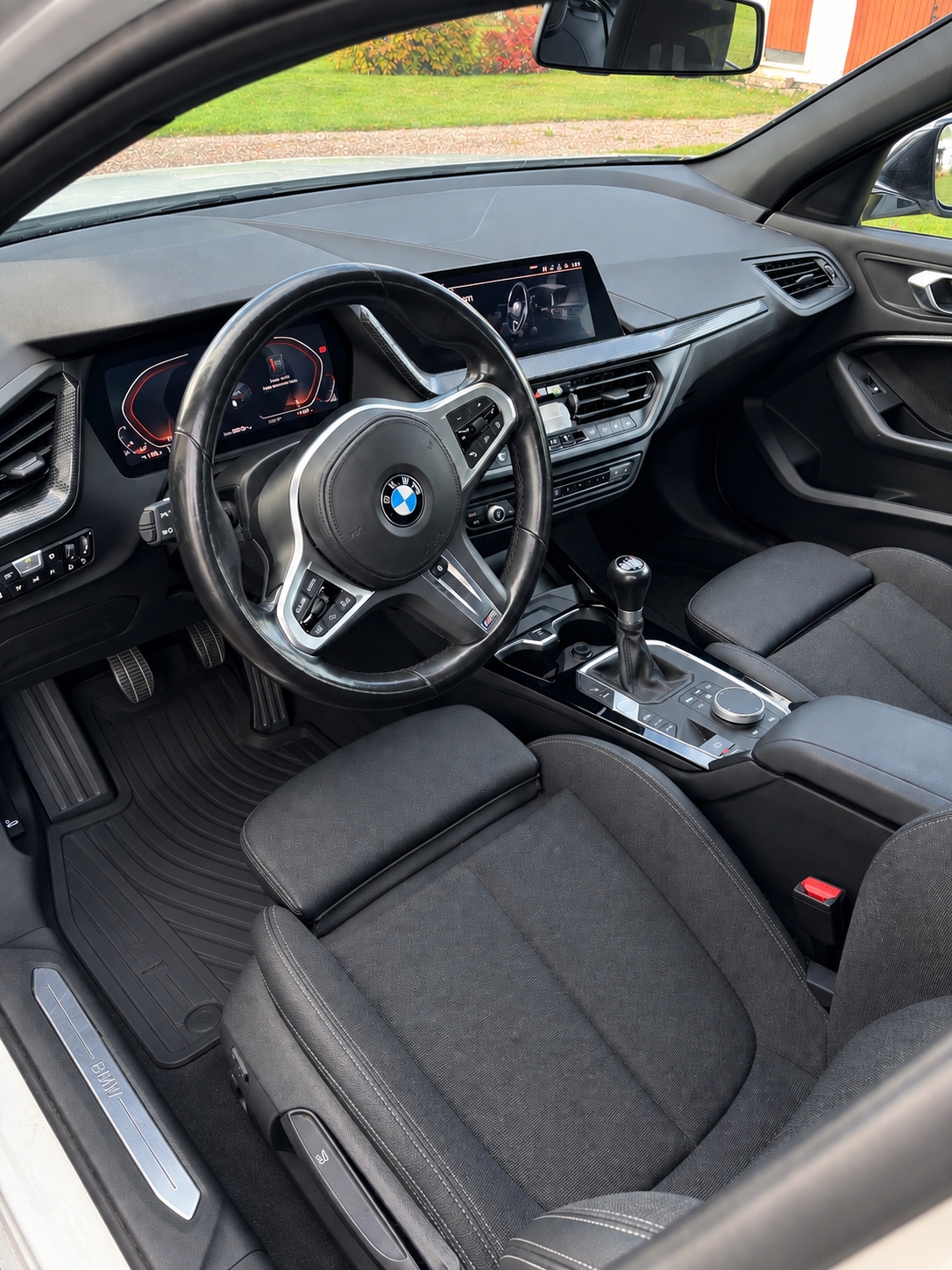 BMW 118 i Manuell 2020, bild 5/5