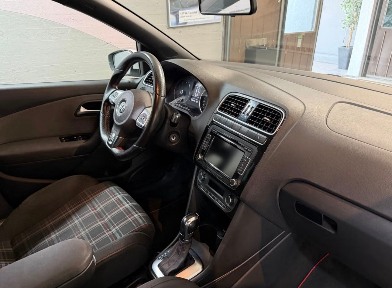 Volkswagen Polo 2012, kuva 3/10