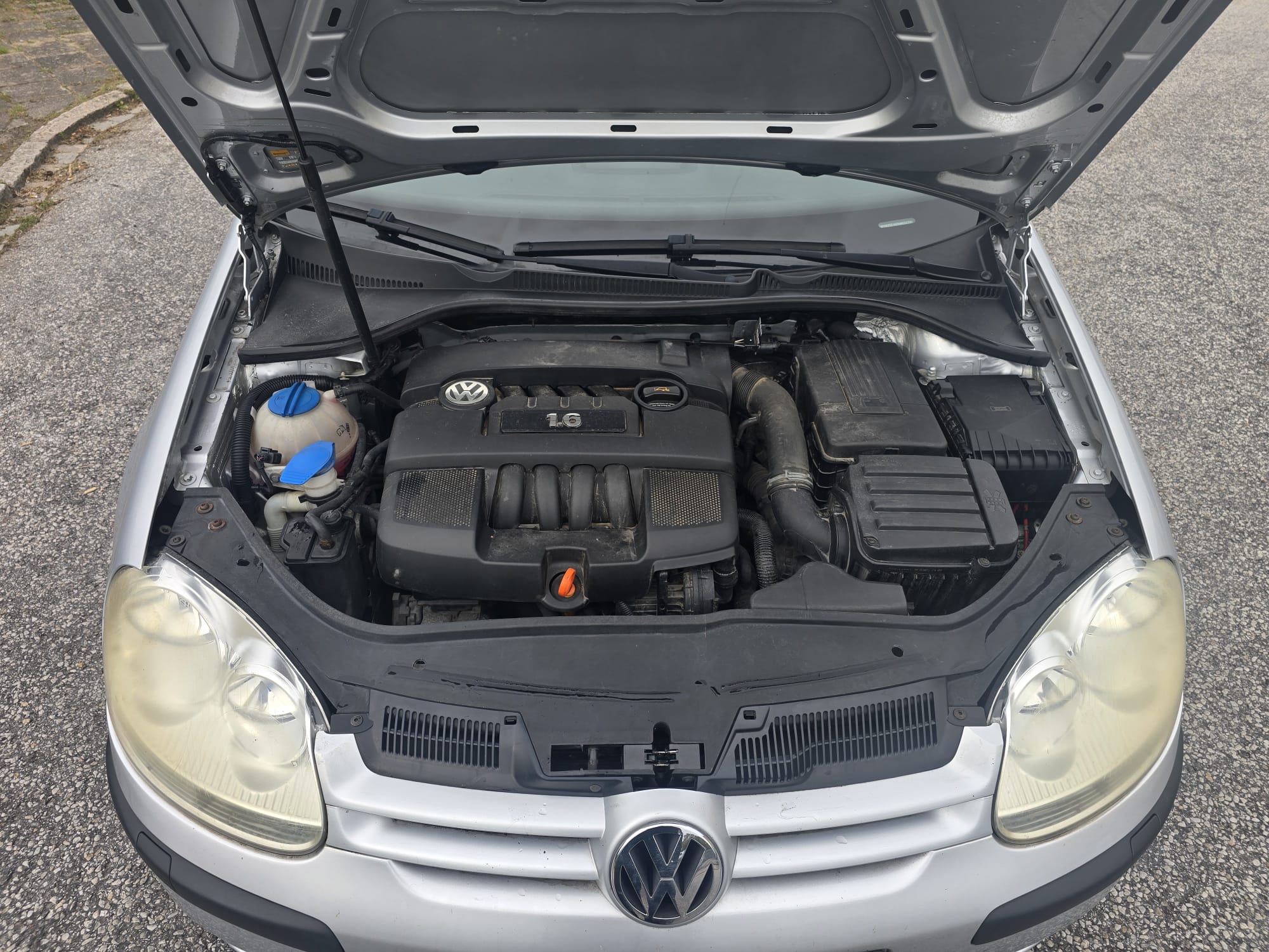 Volkswagen Golf V 5-dörrar 1.6 Manuell 2005, photo 2/10