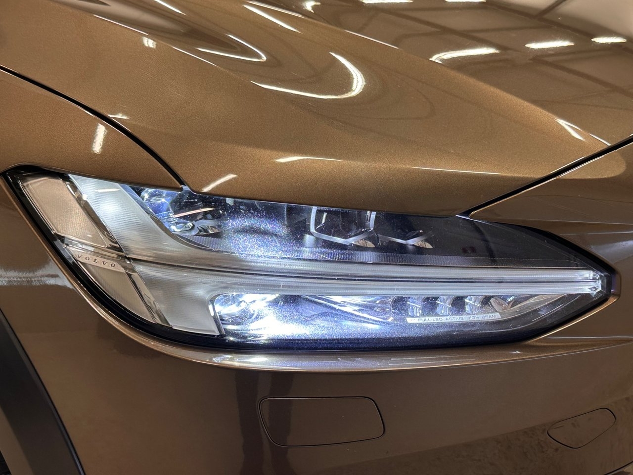 Volvo V90 Cross Country 2018, bild 2/10