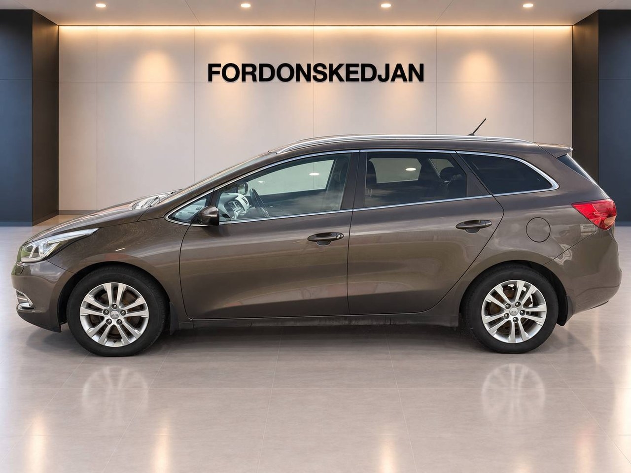 Kia Ceed cee'd_sw 1.6 CRDi EX Comfort 2014, bild 4/10