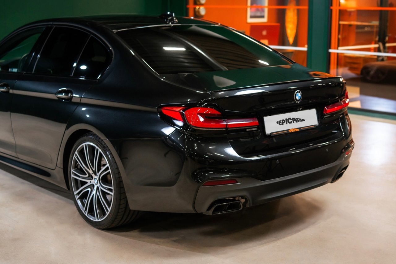 BMW M550i xDrive Sedan / B&W 2018, bild 4/31