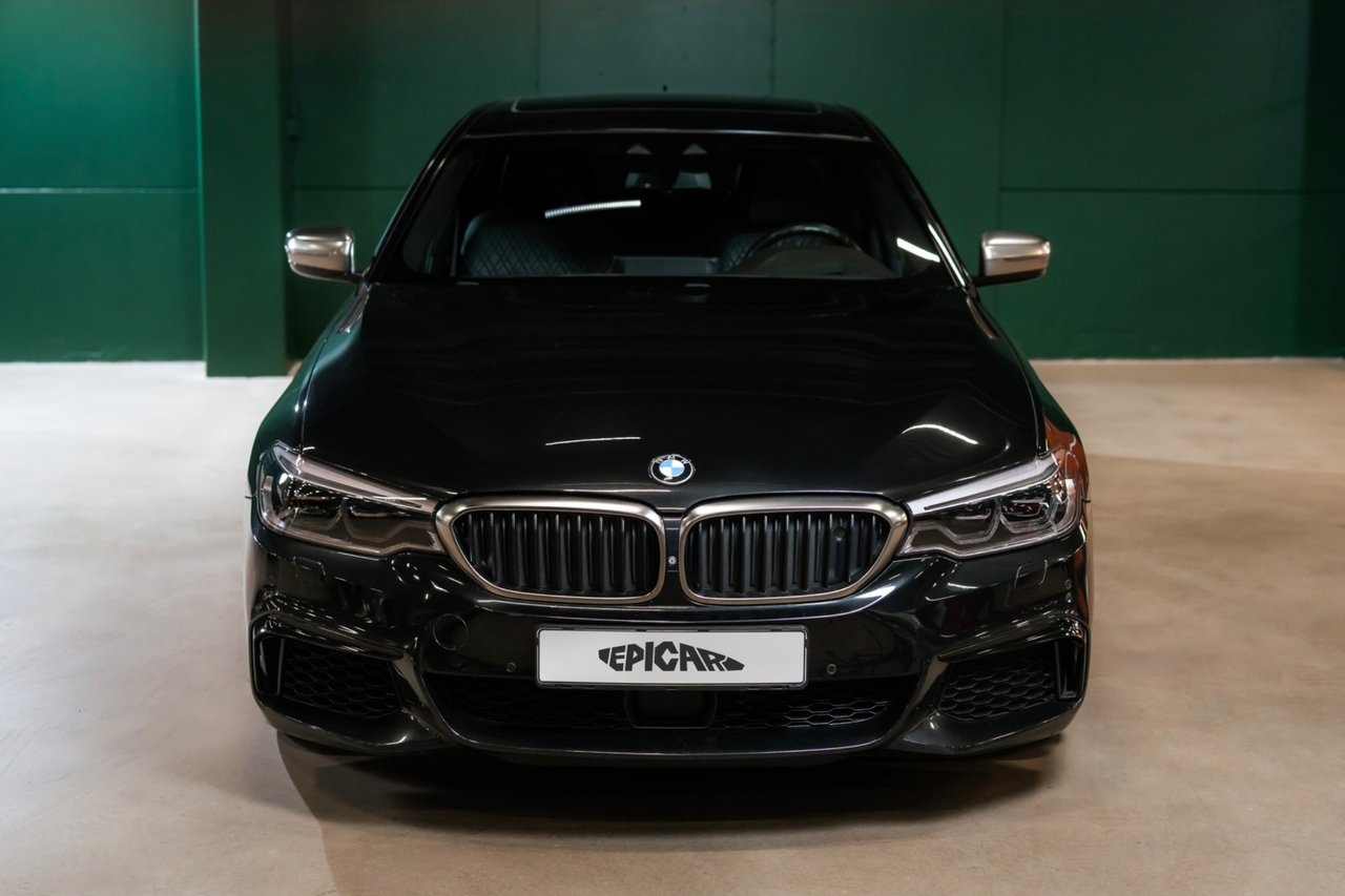 BMW M550i xDrive Sedan / B&W 2018, bild 5/31