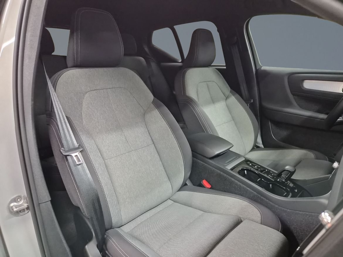 Volvo XC40 B3 FWD Bensin Plus Dark 2025, bild 7/10