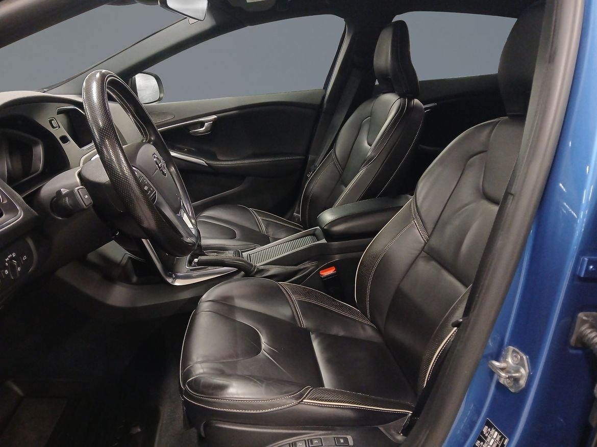 Volvo V40 D4 Business Adv R-Design 2017, kuva 5/10