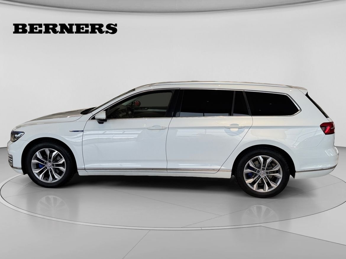 Volkswagen Passat 2018, bild 2/10