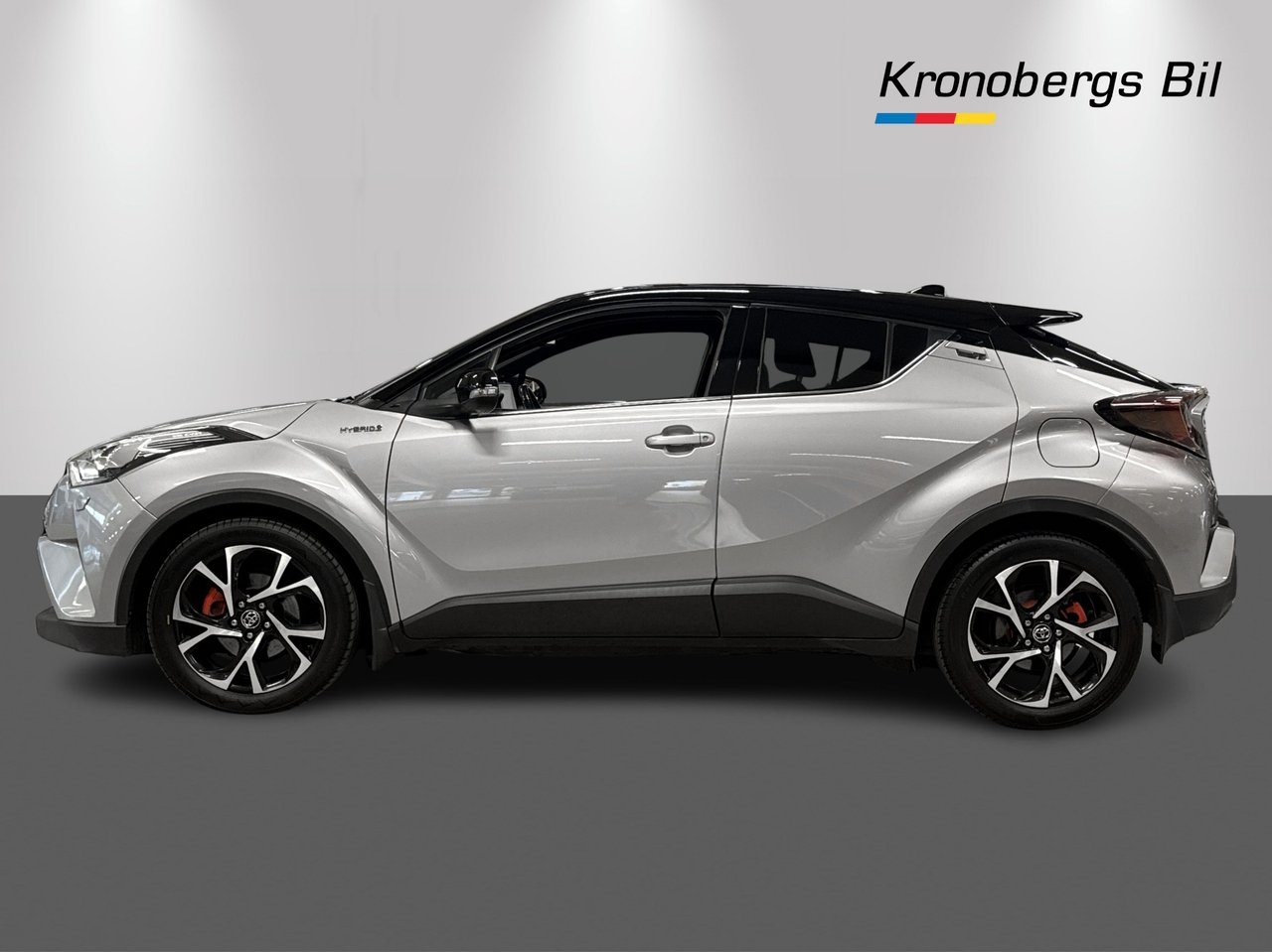Toyota C-HR Hybrid CVT Style 122HK Drag 2016, kuva 4/10