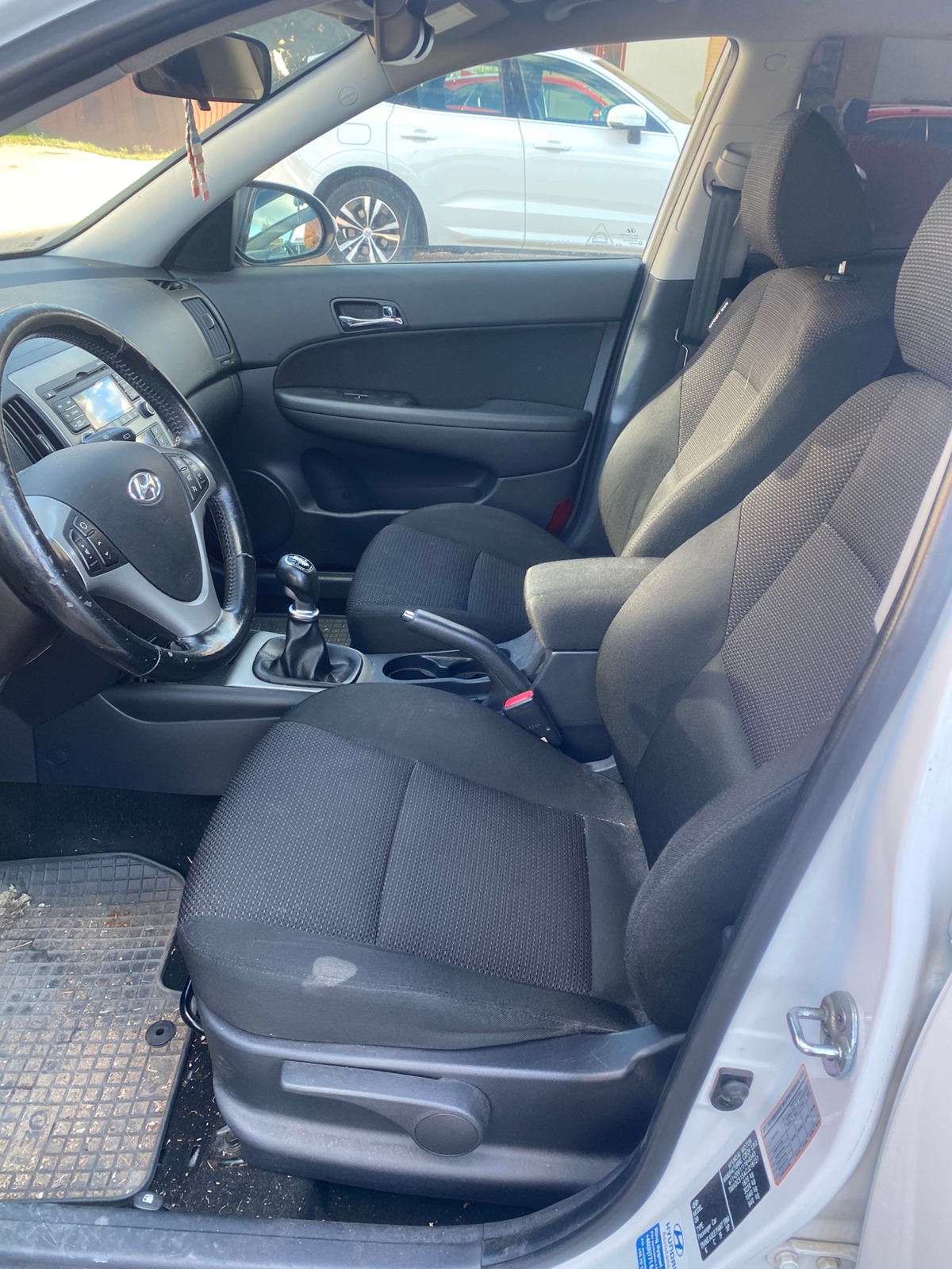 Hyundai i30 1.6 CRDi Manuell 2012, bild 4/9