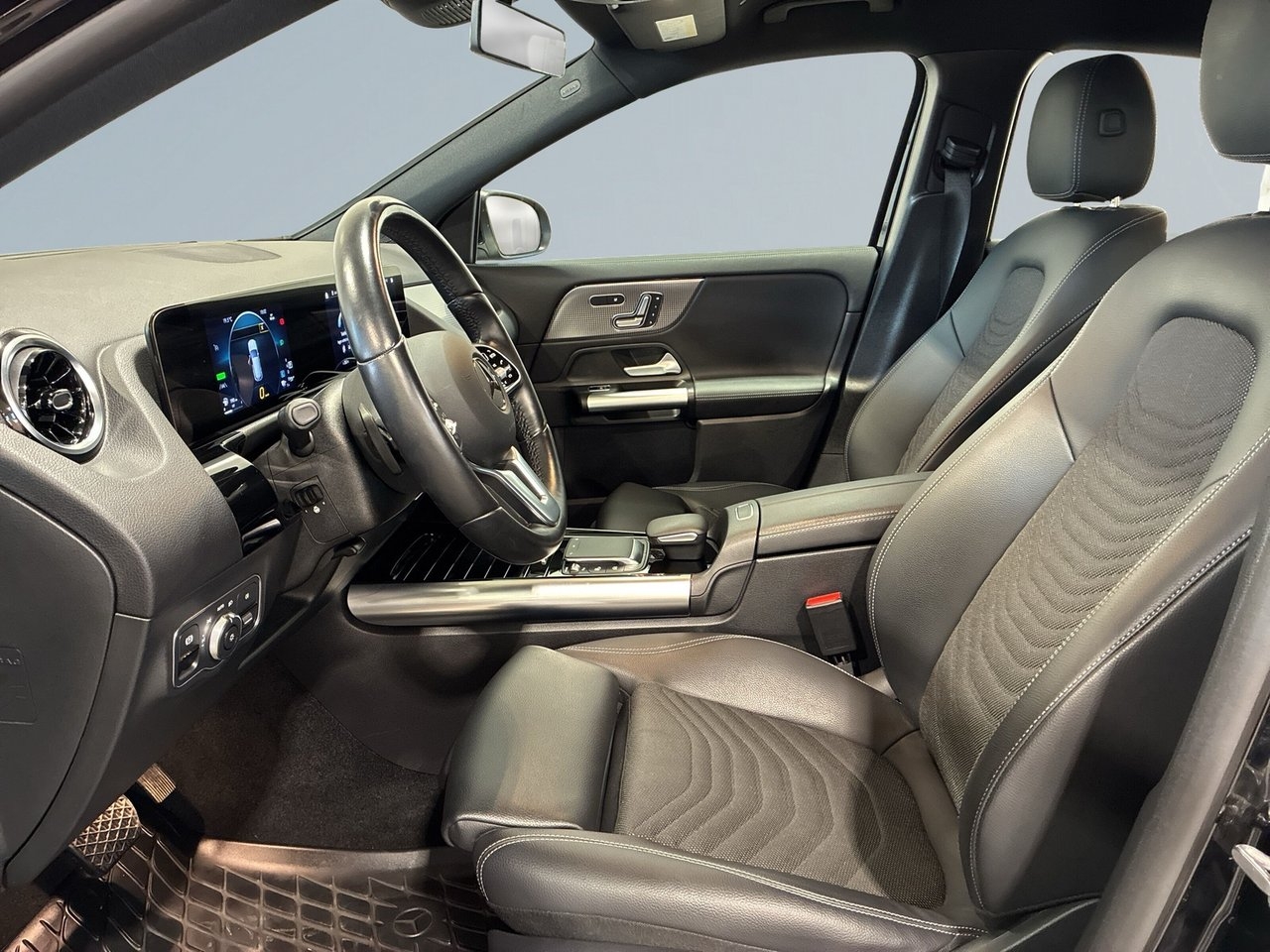 Mercedes-Benz GLA 2023, photo 7/21