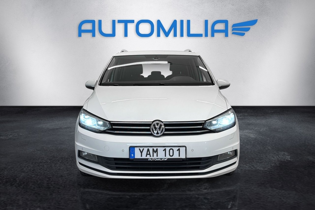 Volkswagen Touran 2016, photo 2/10