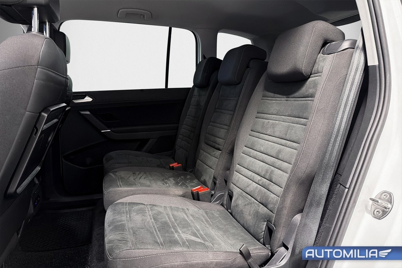 Volkswagen Touran 2016, photo 5/10