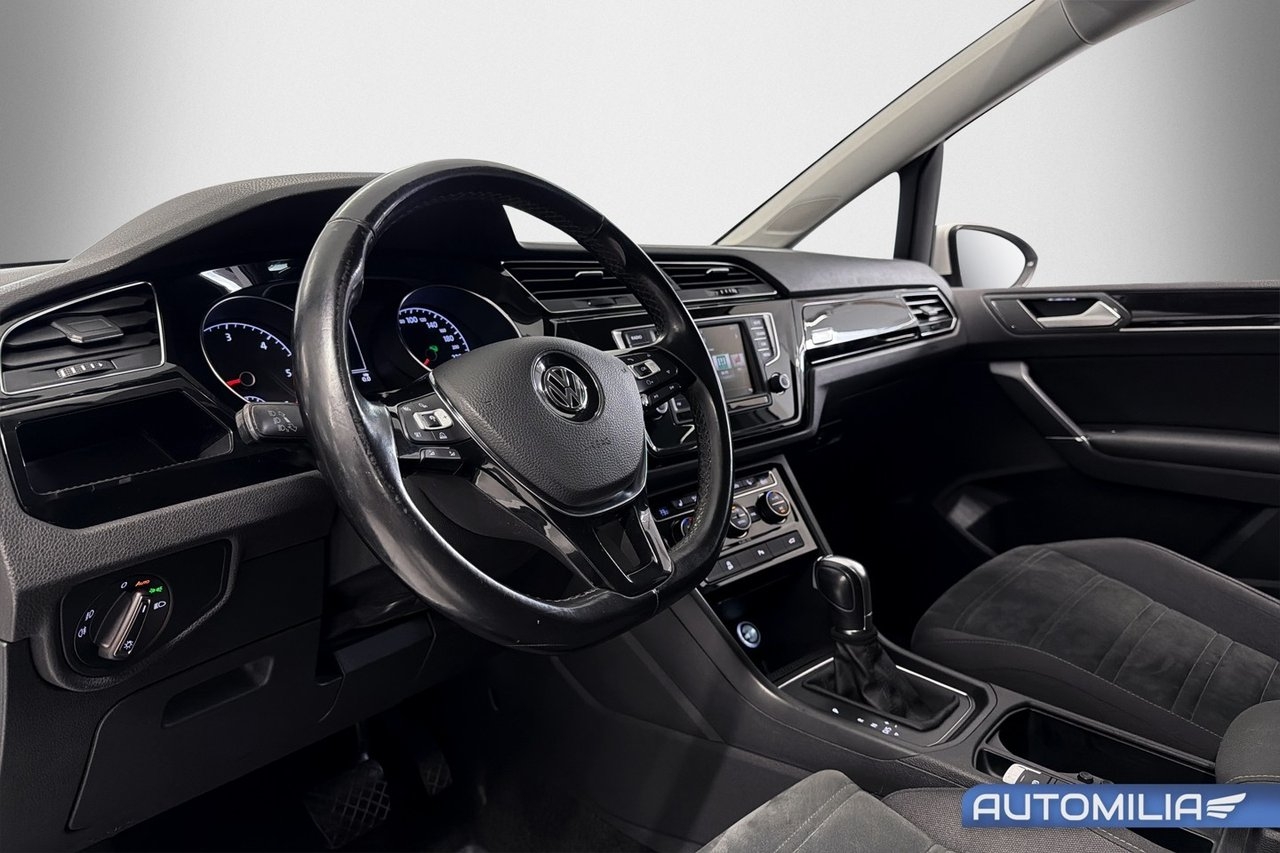Volkswagen Touran 2016, photo 7/10