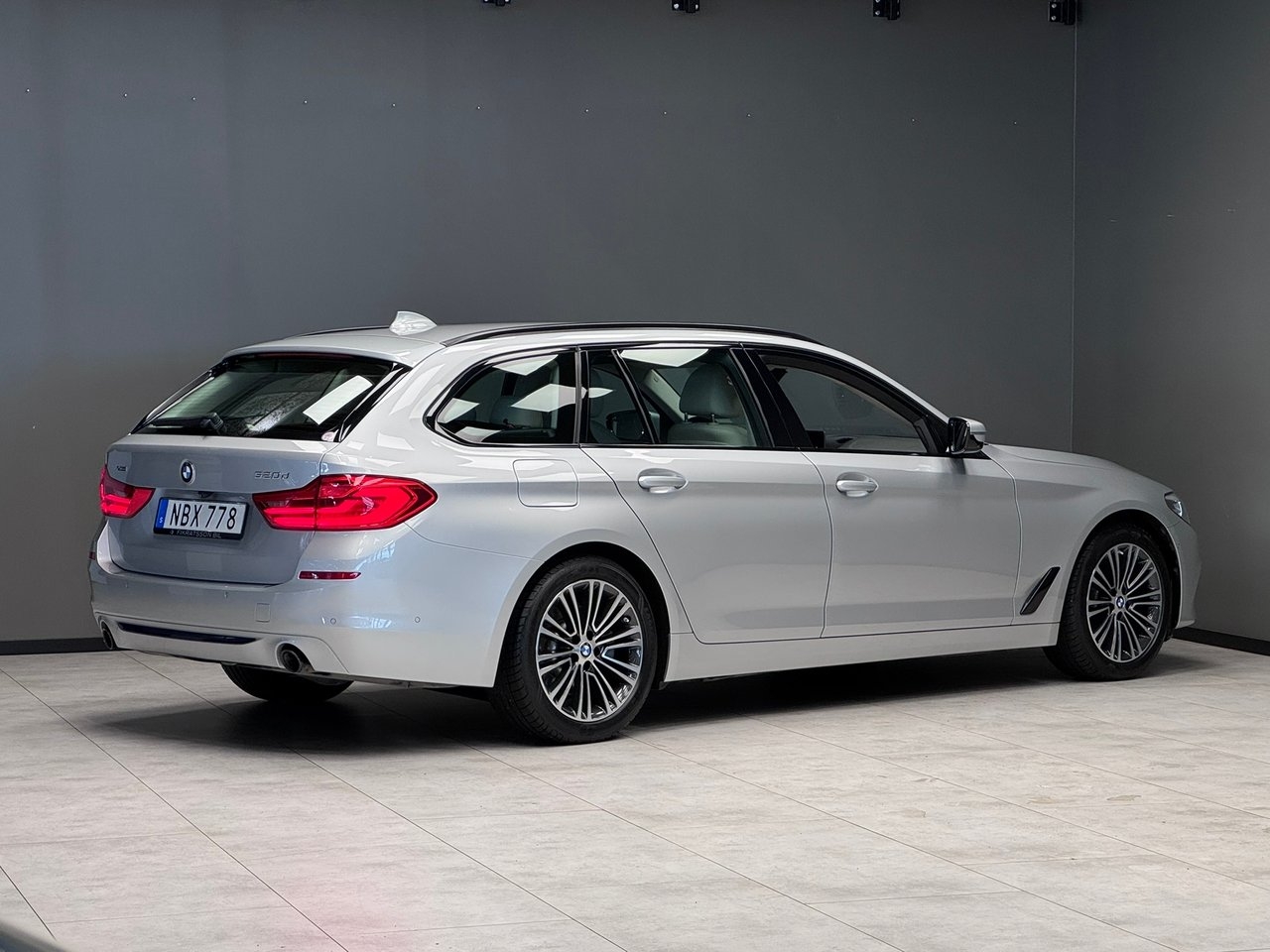 BMW 520 d xDrive Touring Sport line 2019, bild 2/23